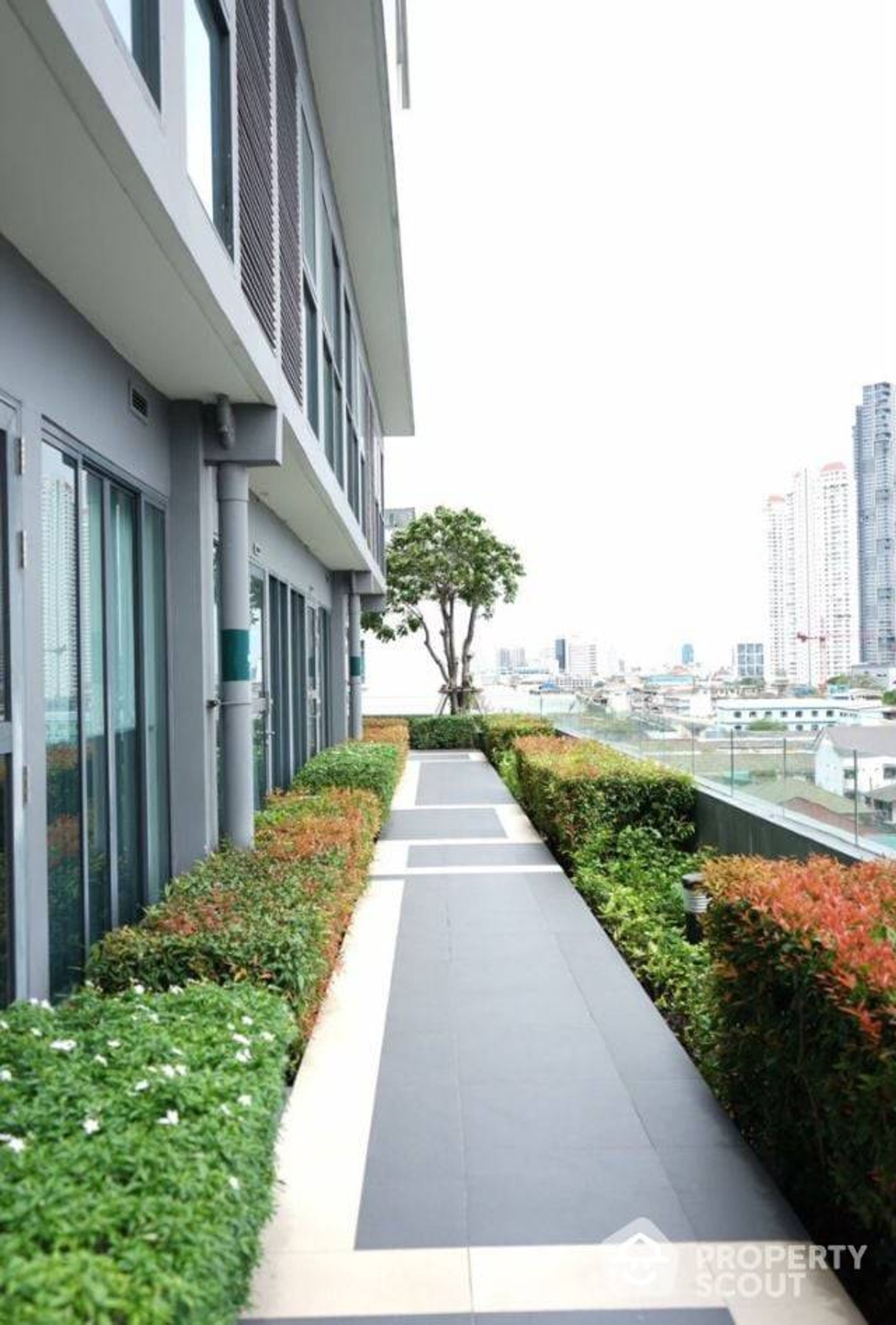 Condominium in Godown, Krung Thep Maha Nakhon 12312548