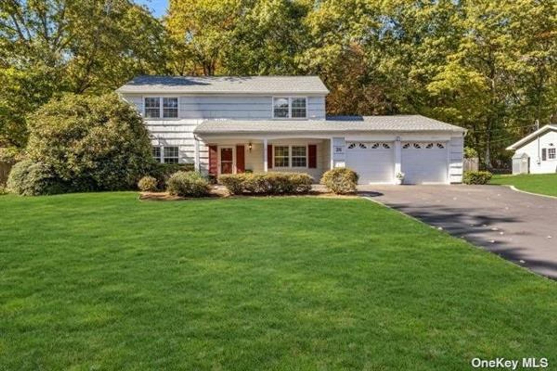 House in Stony Brook, New York 12313321