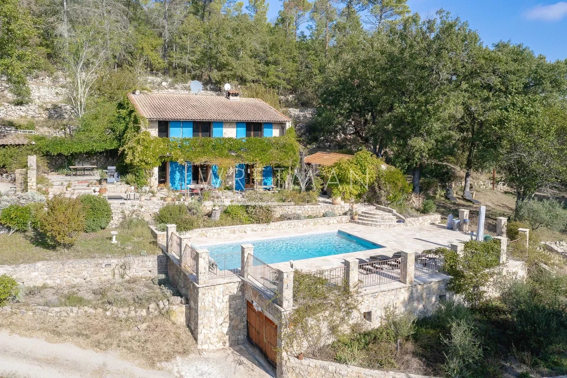 casa en Saint-Paul-en-Foret, Provence-Alpes-Cote d'Azur 12313791