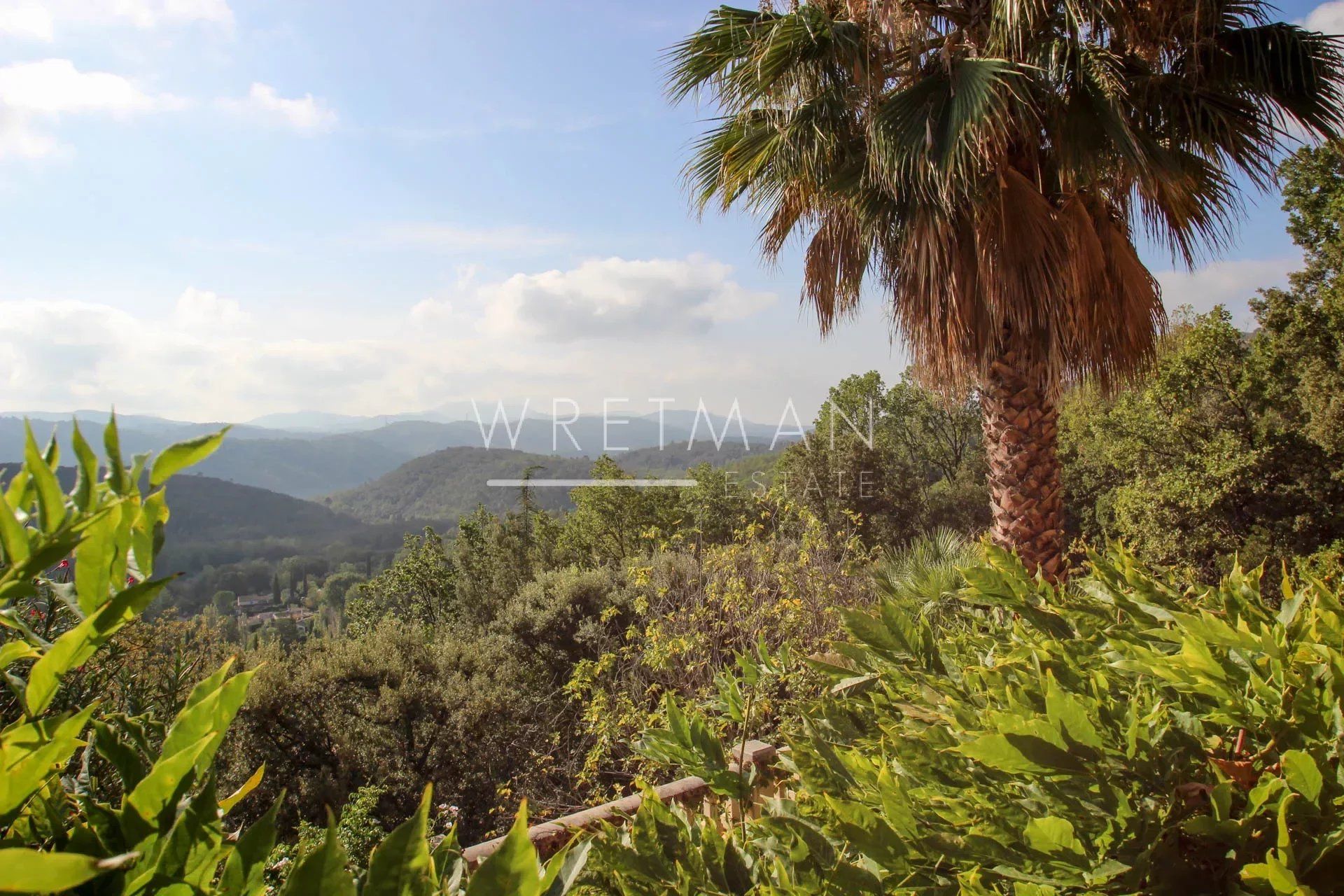 Talo sisään Montauroux, Provence-Alpes-Cote d'Azur 12313794