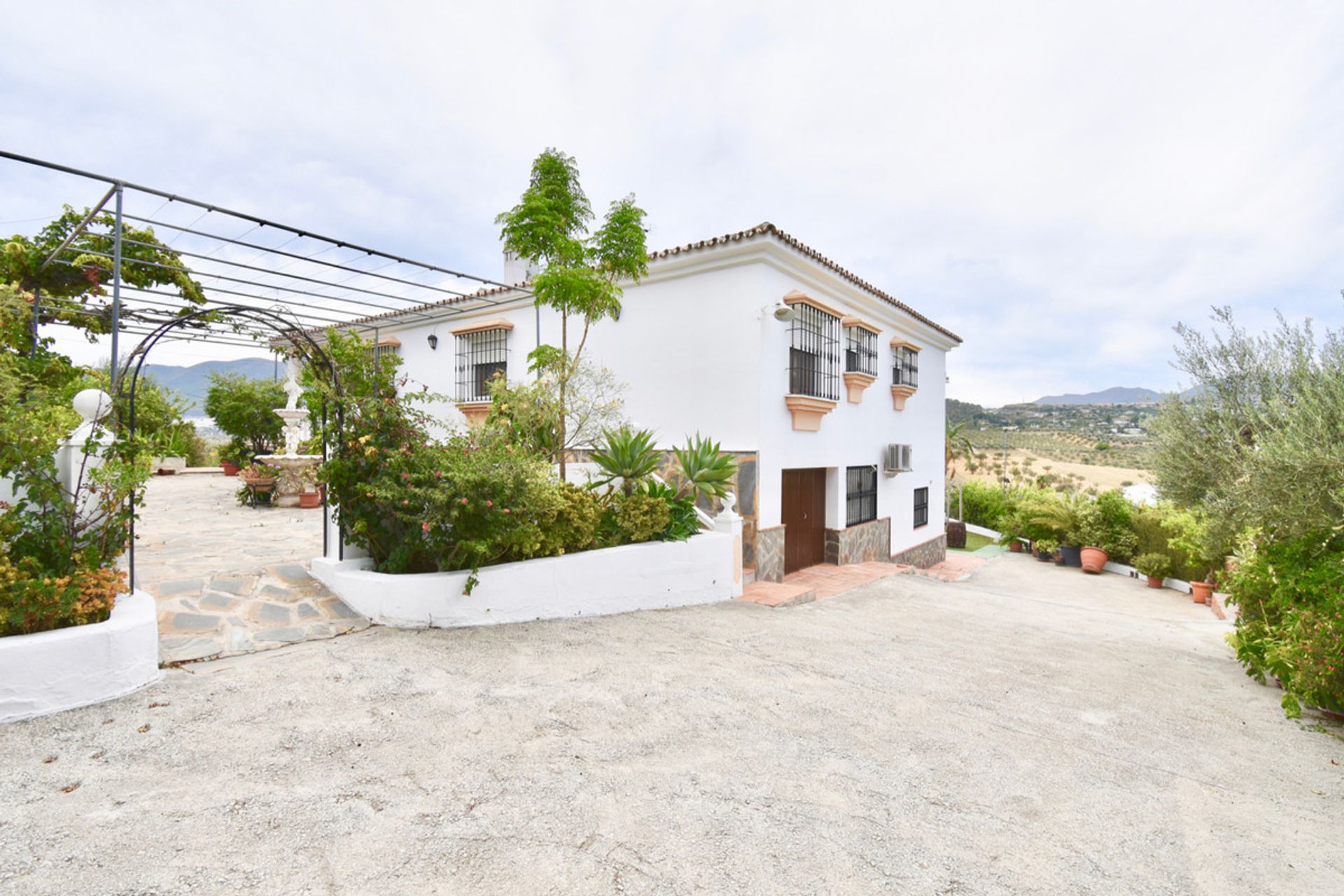 rumah dalam Coín, Andalusia 12315879