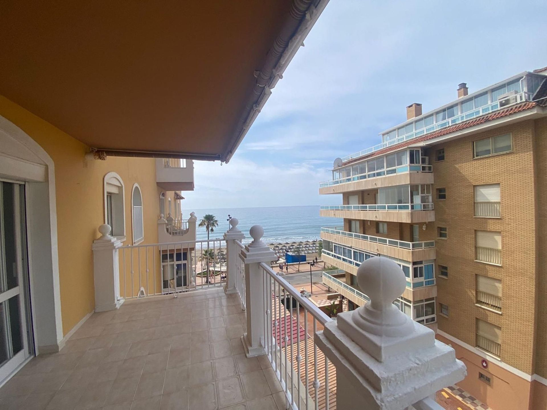 Condominium in Fuengirola, Andalusia 12315915