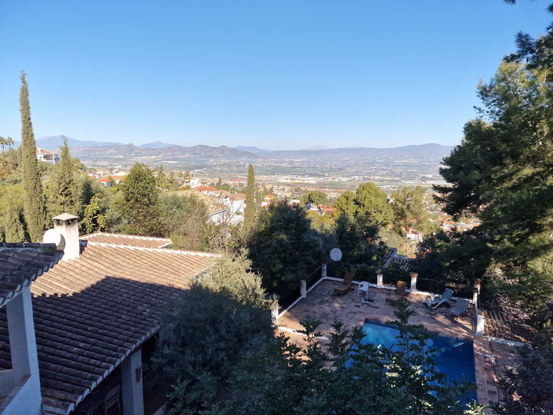 Huis in Alhaurín de la Torre, Andalusia 12316022