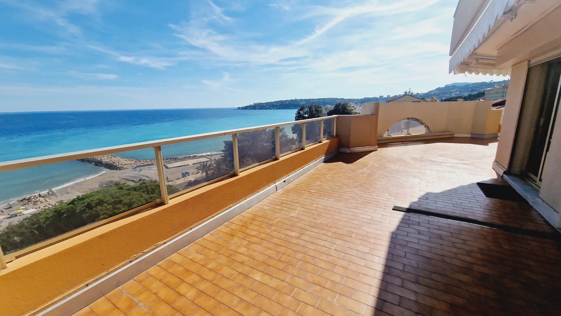 Condominium in Menton, Provence-Alpes-Cote d'Azur 12316905