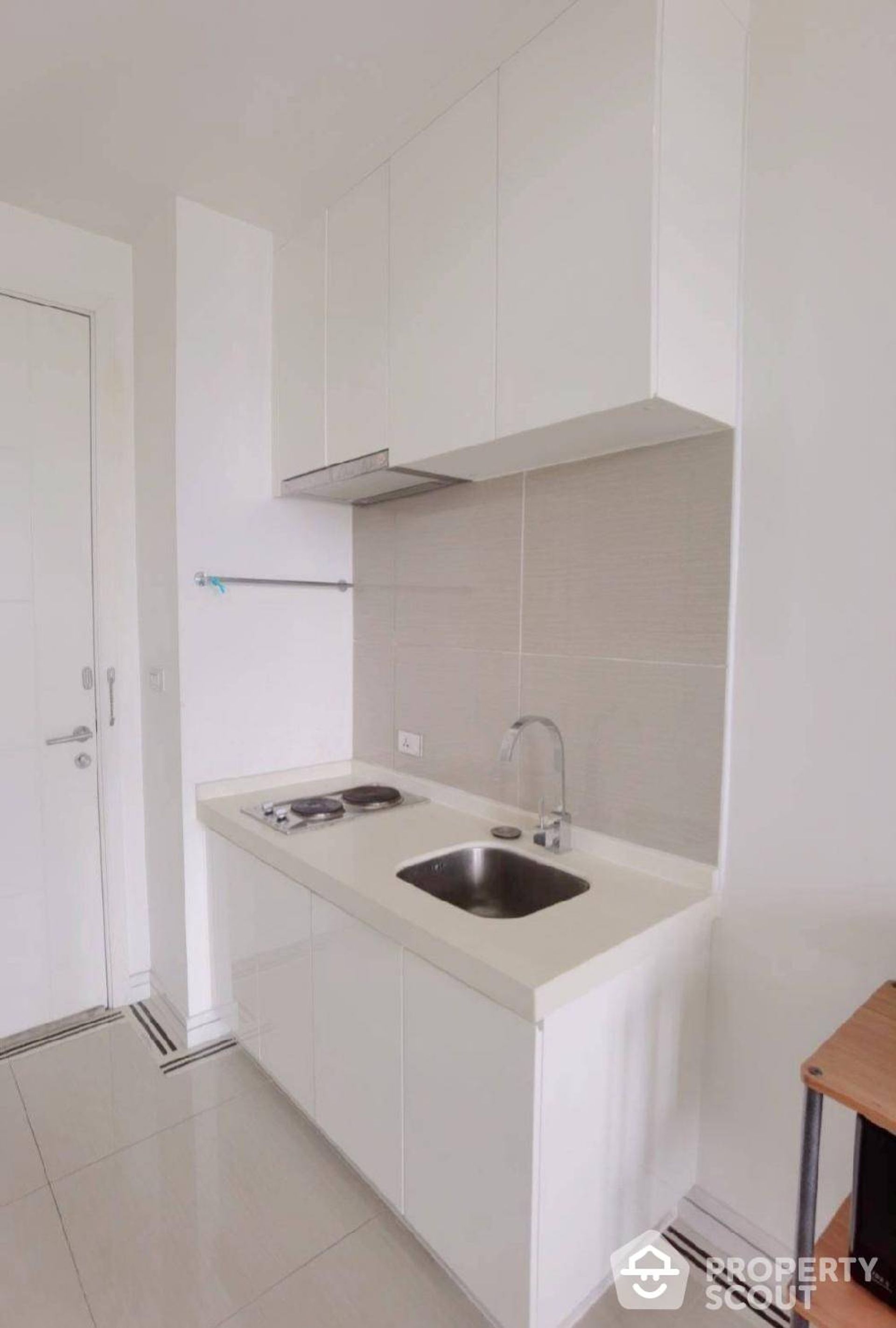 Condominium in Ban Na Song, Krung Thep Maha Nakhon 12317680