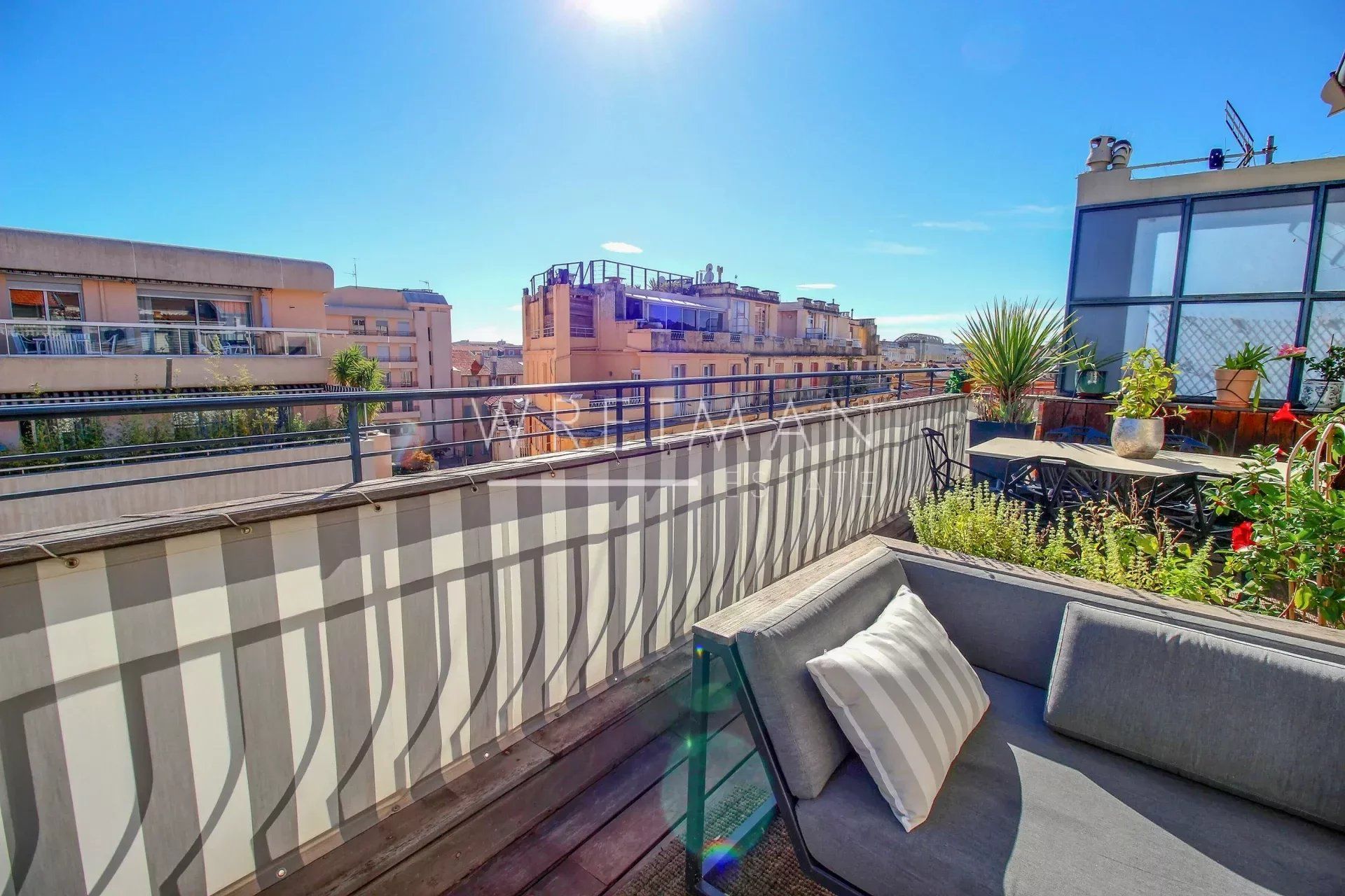 Condominium in Nice, Alpes-Maritimes 12318219