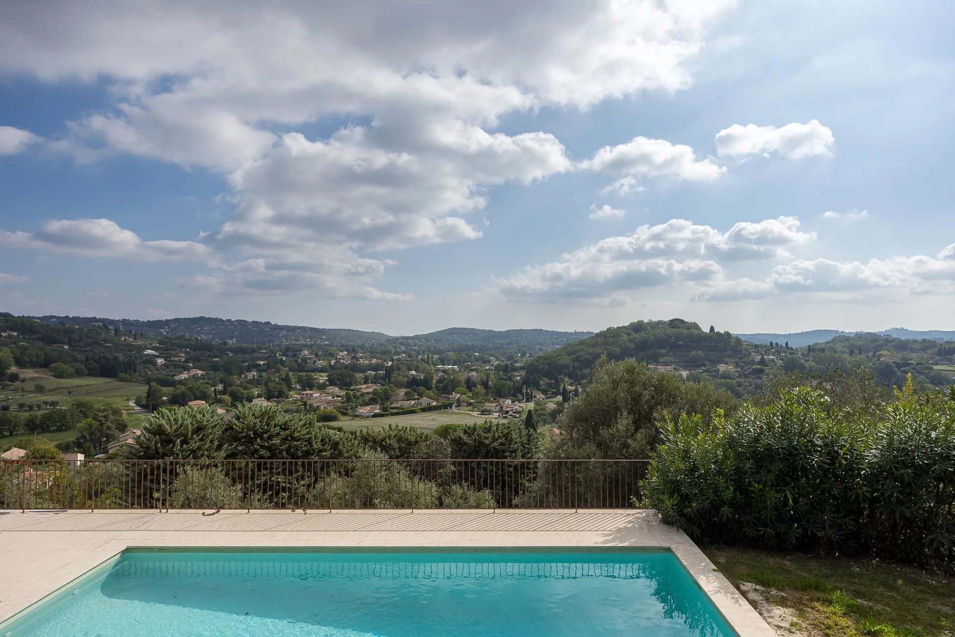 Hus i Grasse, Provence-Alpes-Côte d'Azur 12319048