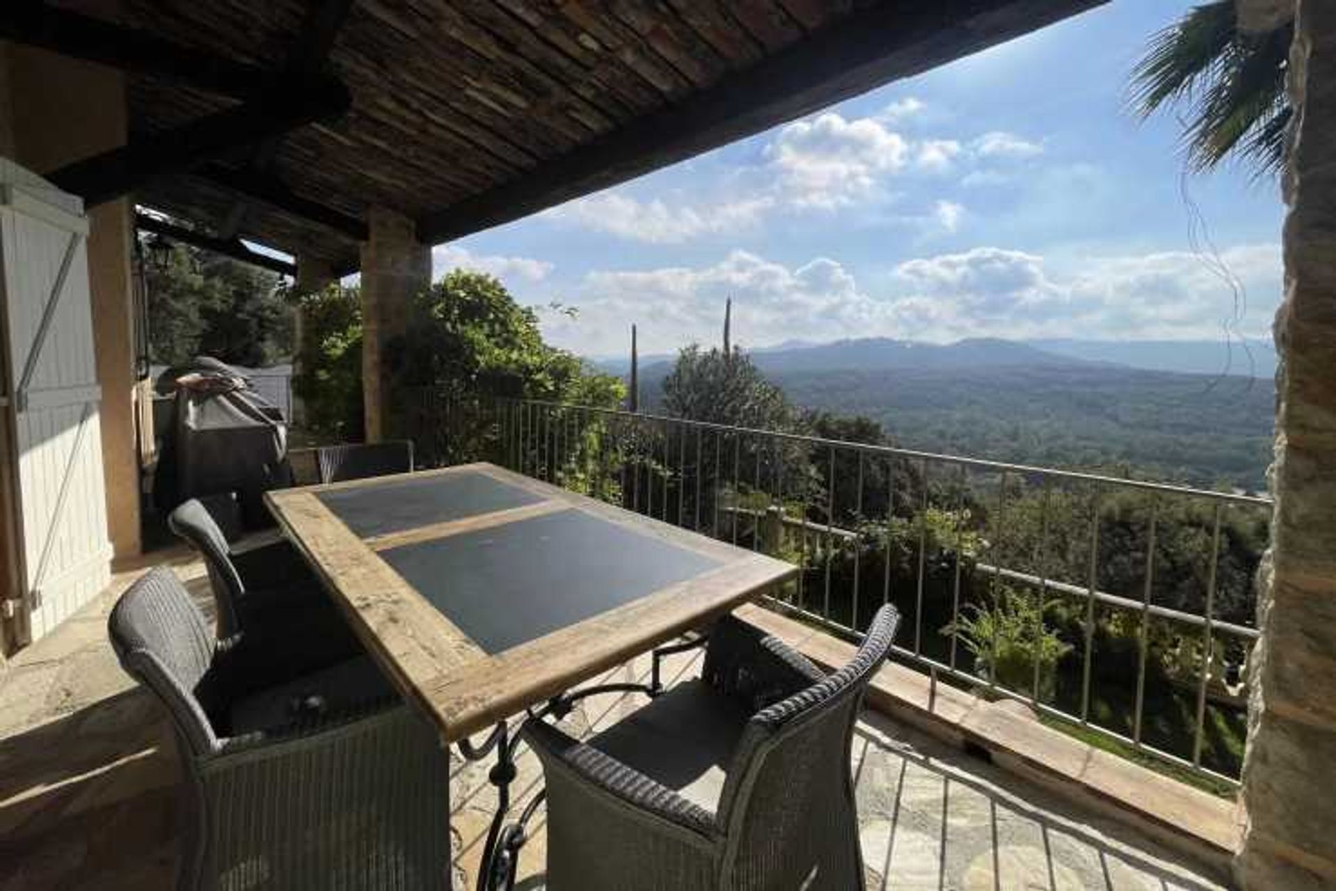 rumah dalam Montauroux, Provence-Alpes-Côte d'Azur 12319195