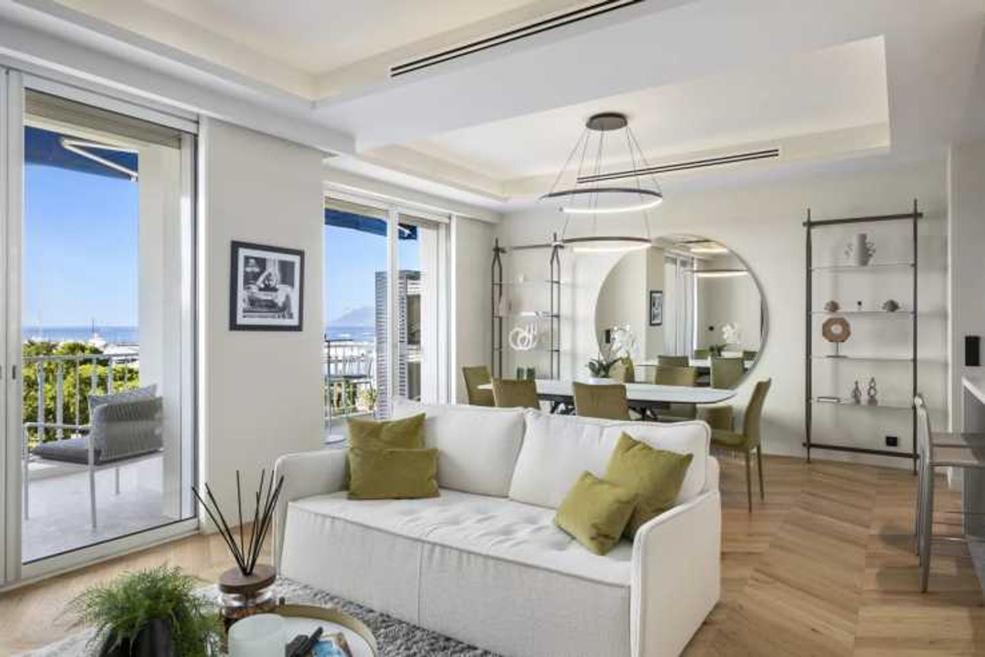 Condominium in Cannes, Provence-Alpes-Côte d'Azur 12319203