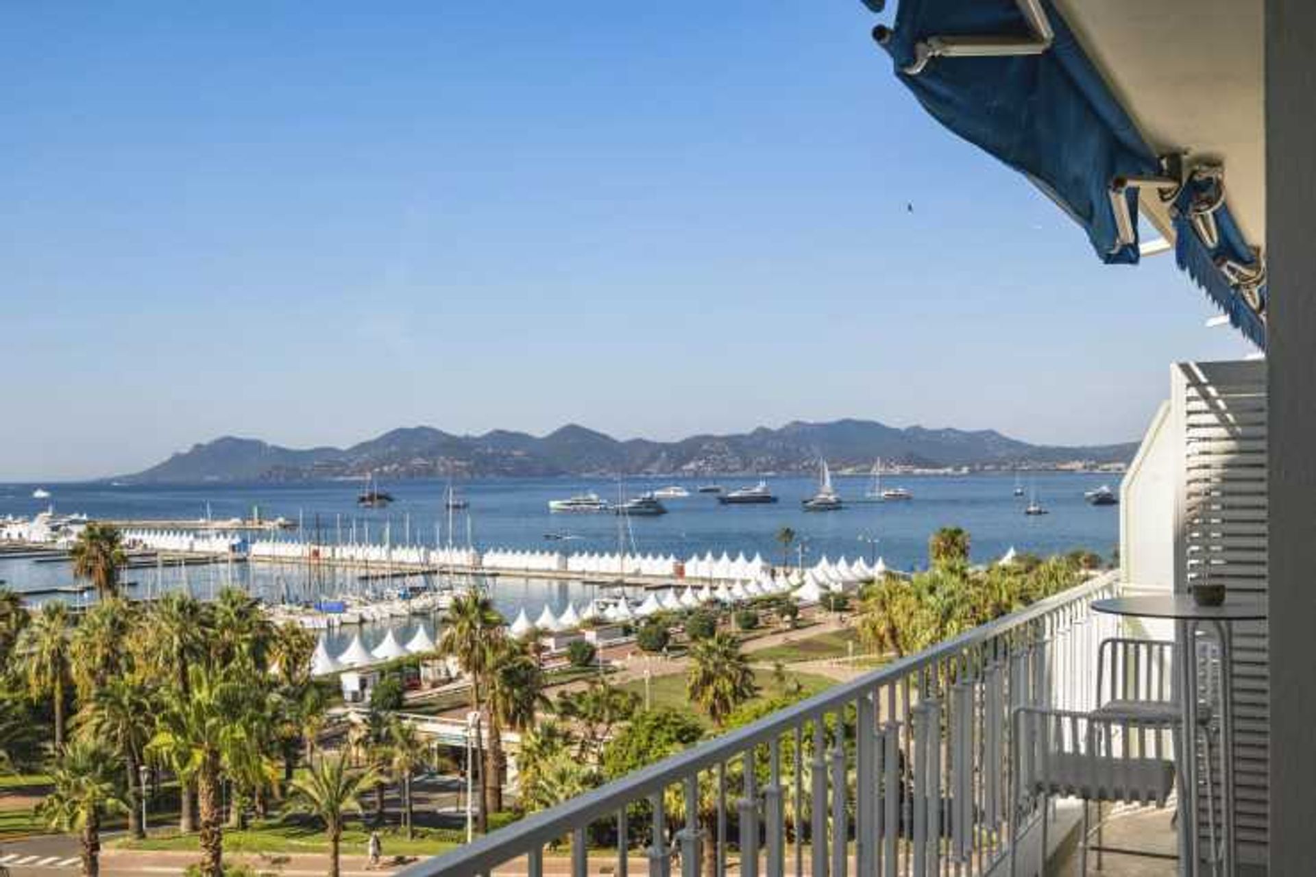 Condominium in Cannes, Provence-Alpes-Côte d'Azur 12319203