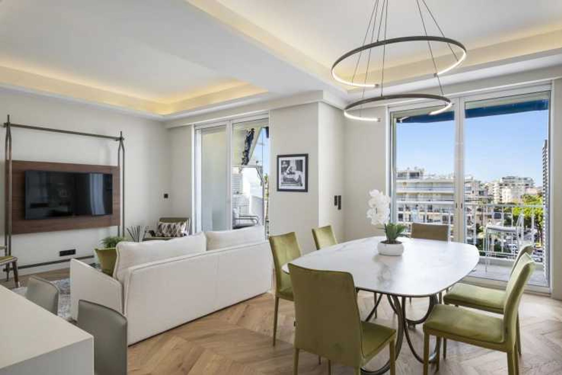 Condominium in Cannes, Provence-Alpes-Côte d'Azur 12319203