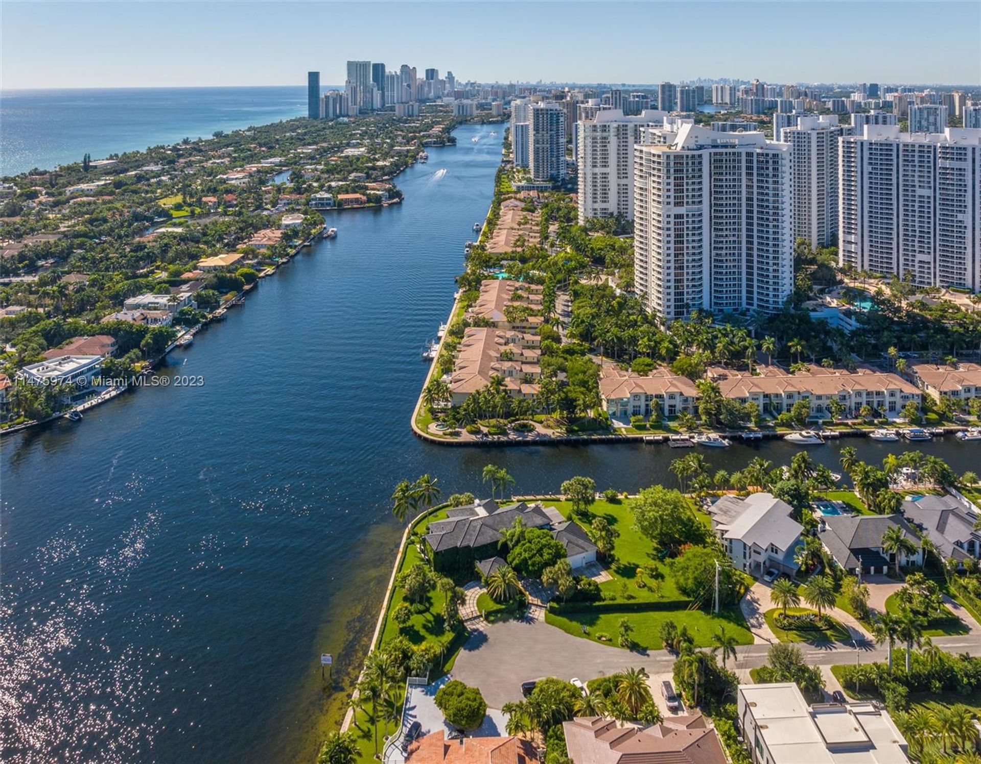 жилой дом в Hallandale Beach, Florida 12321663