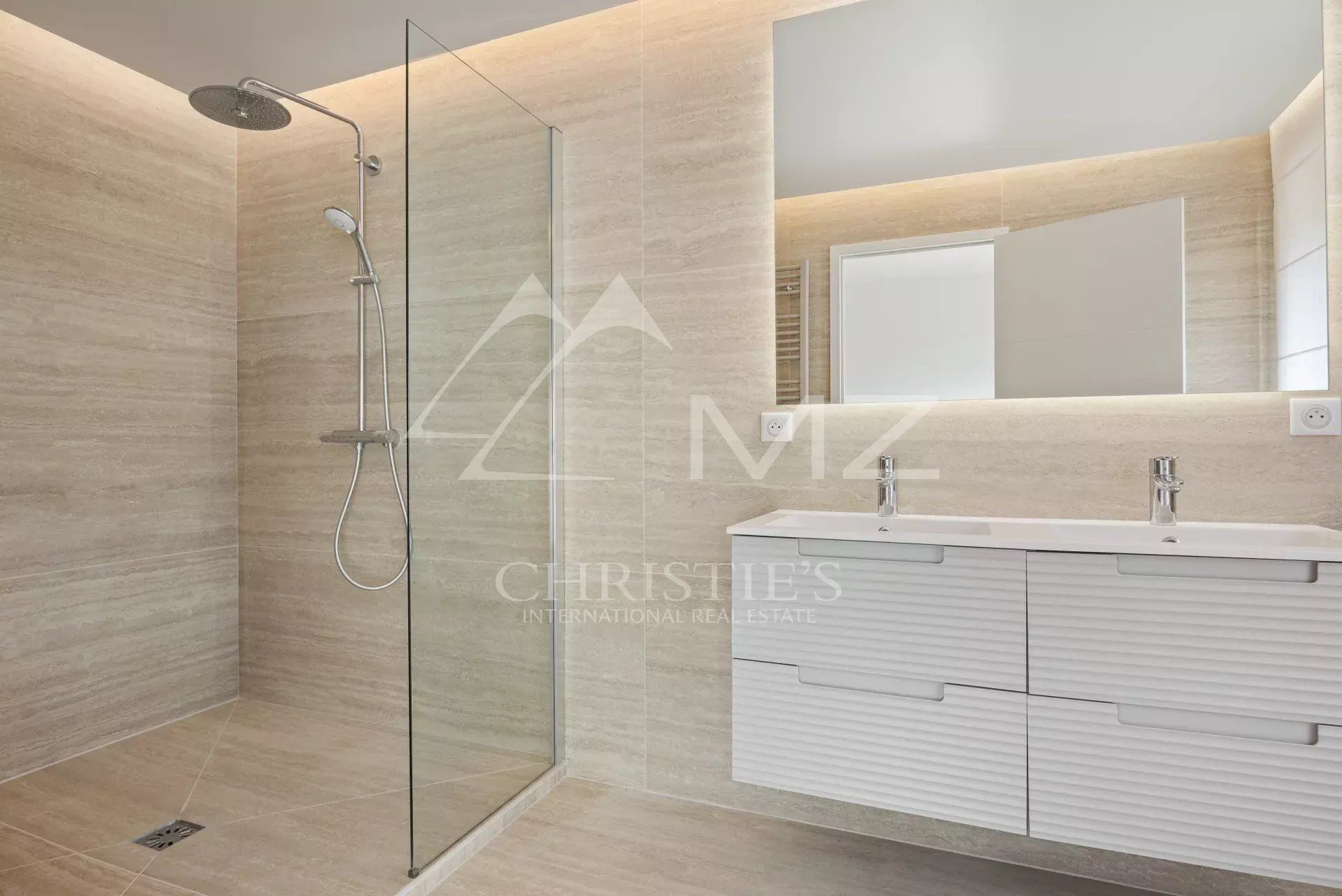 Condominio nel Cannes, Alpes-Maritimes 12322020