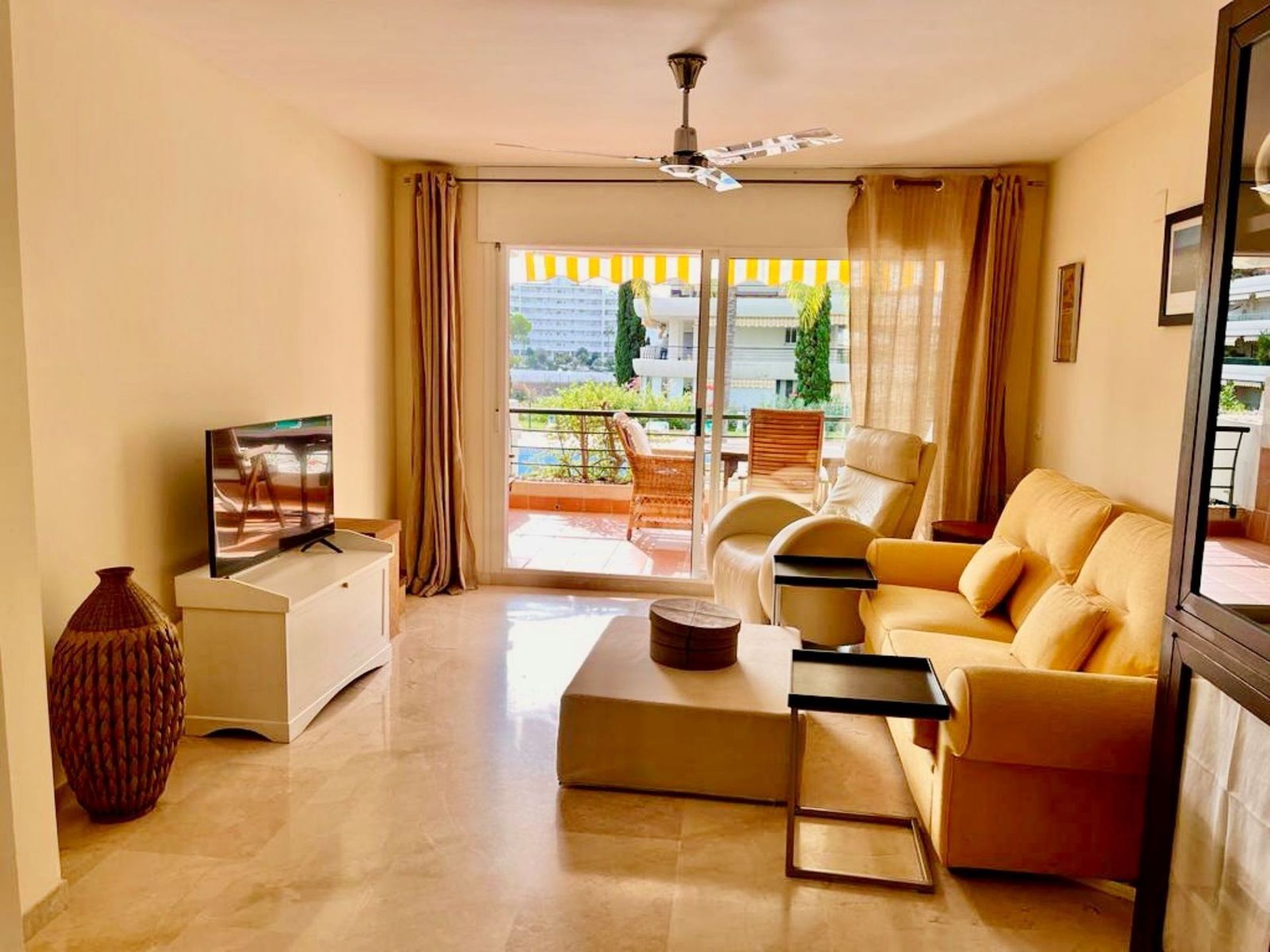 Condominium in Marbella, Andalusië 12323340