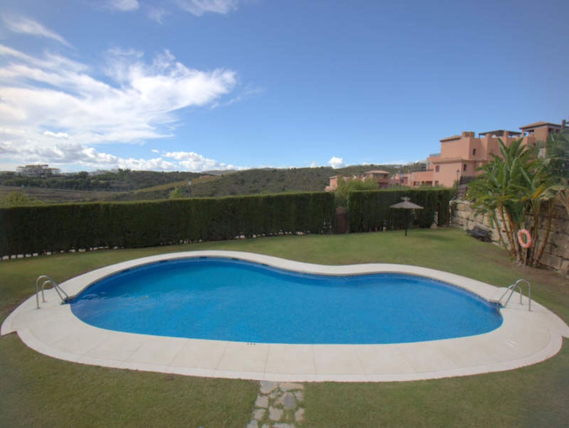 Condominium in Casares, Andalucía 12323367