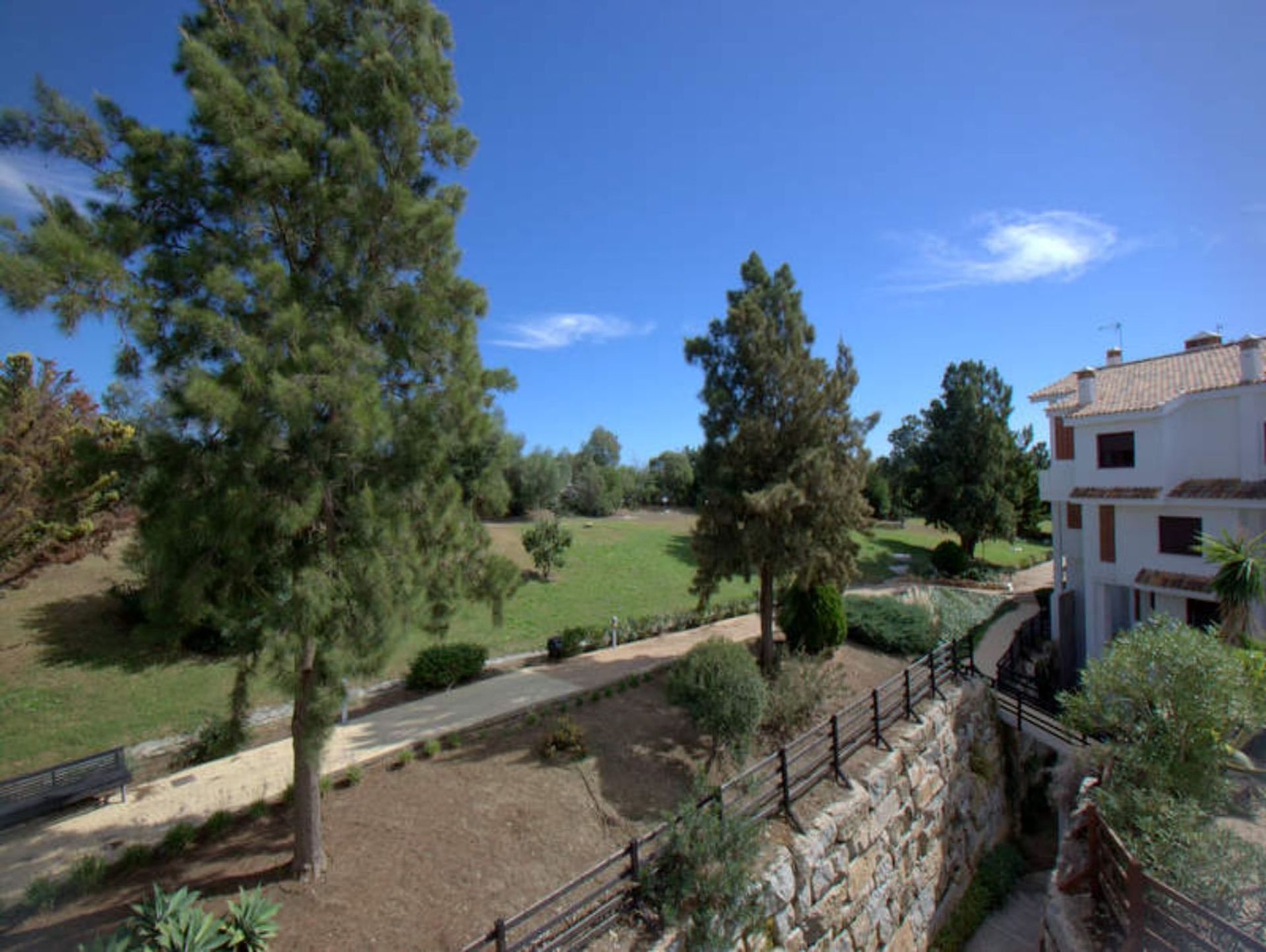 Condominium in Casares, Andalucía 12323367