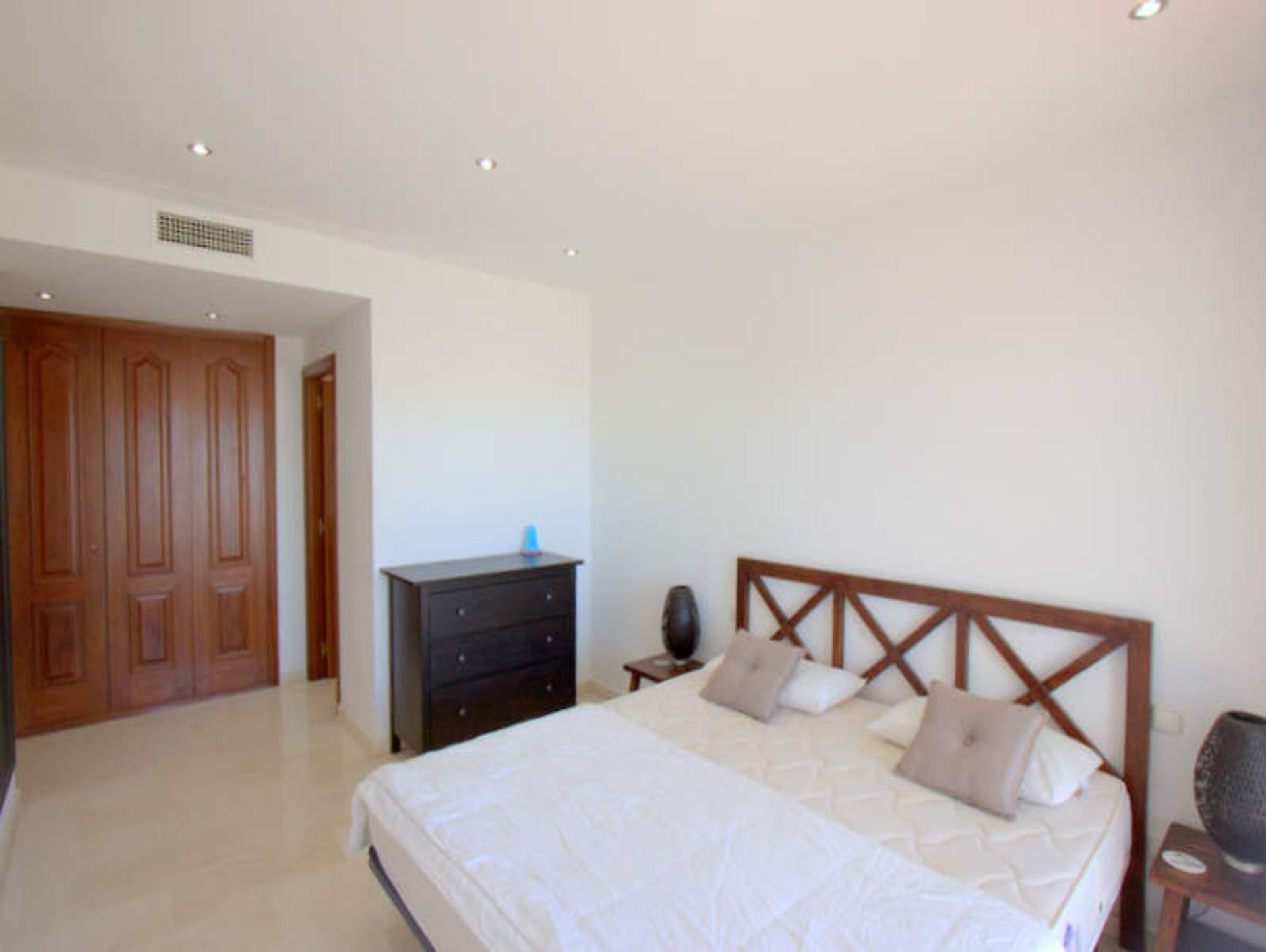 Condominium in Casares, Andalucía 12323367