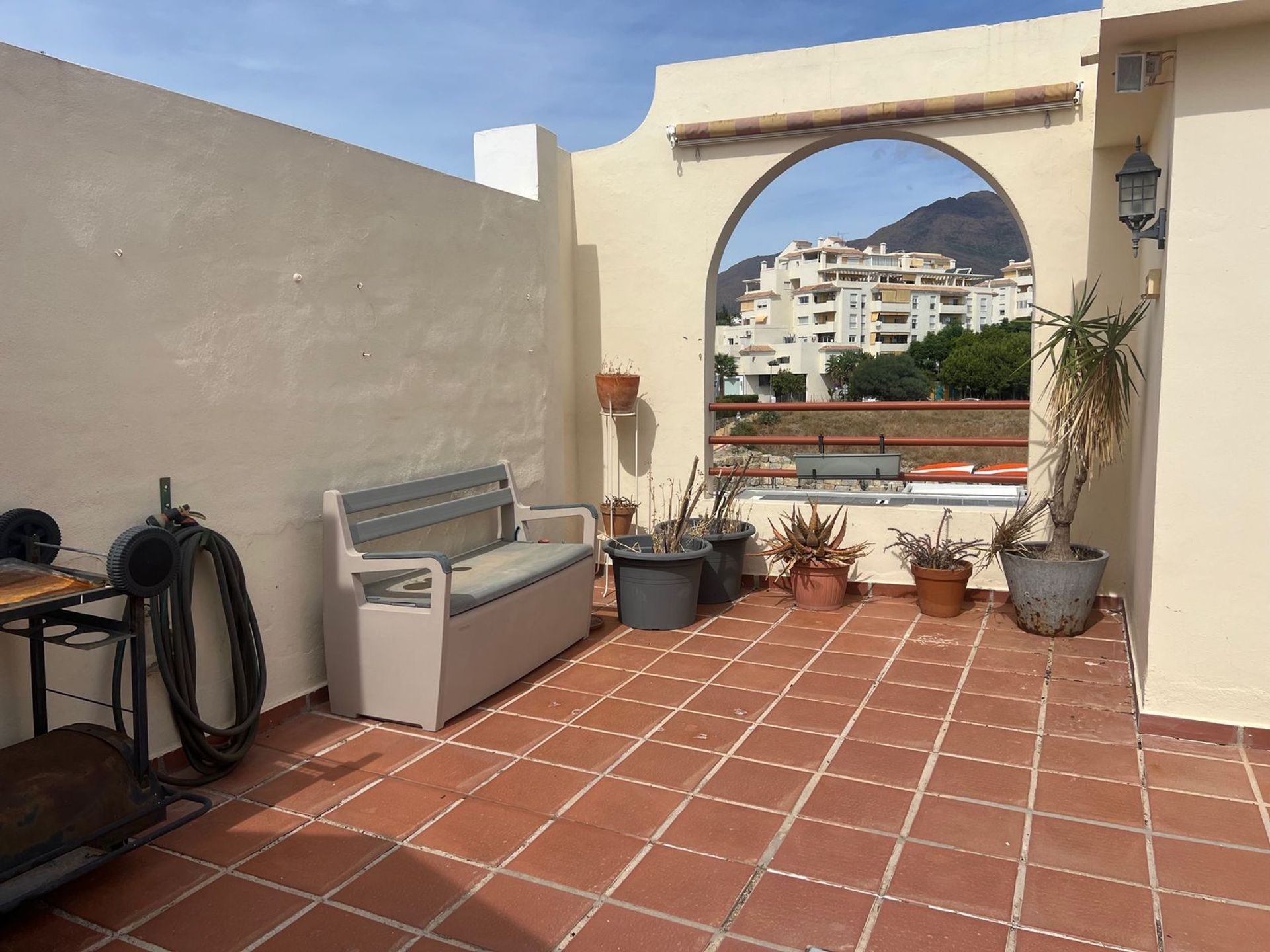 rumah dalam Estepona, Andalucía 12323379