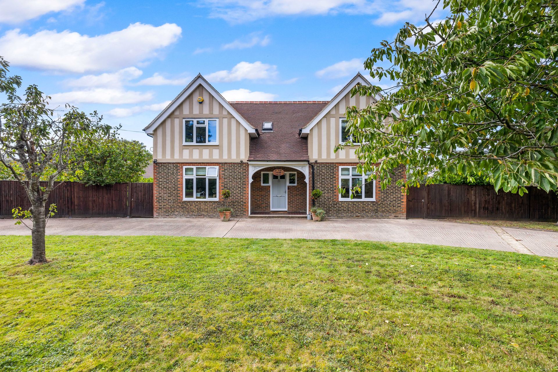 House in Ifield, West Sussex 12323852