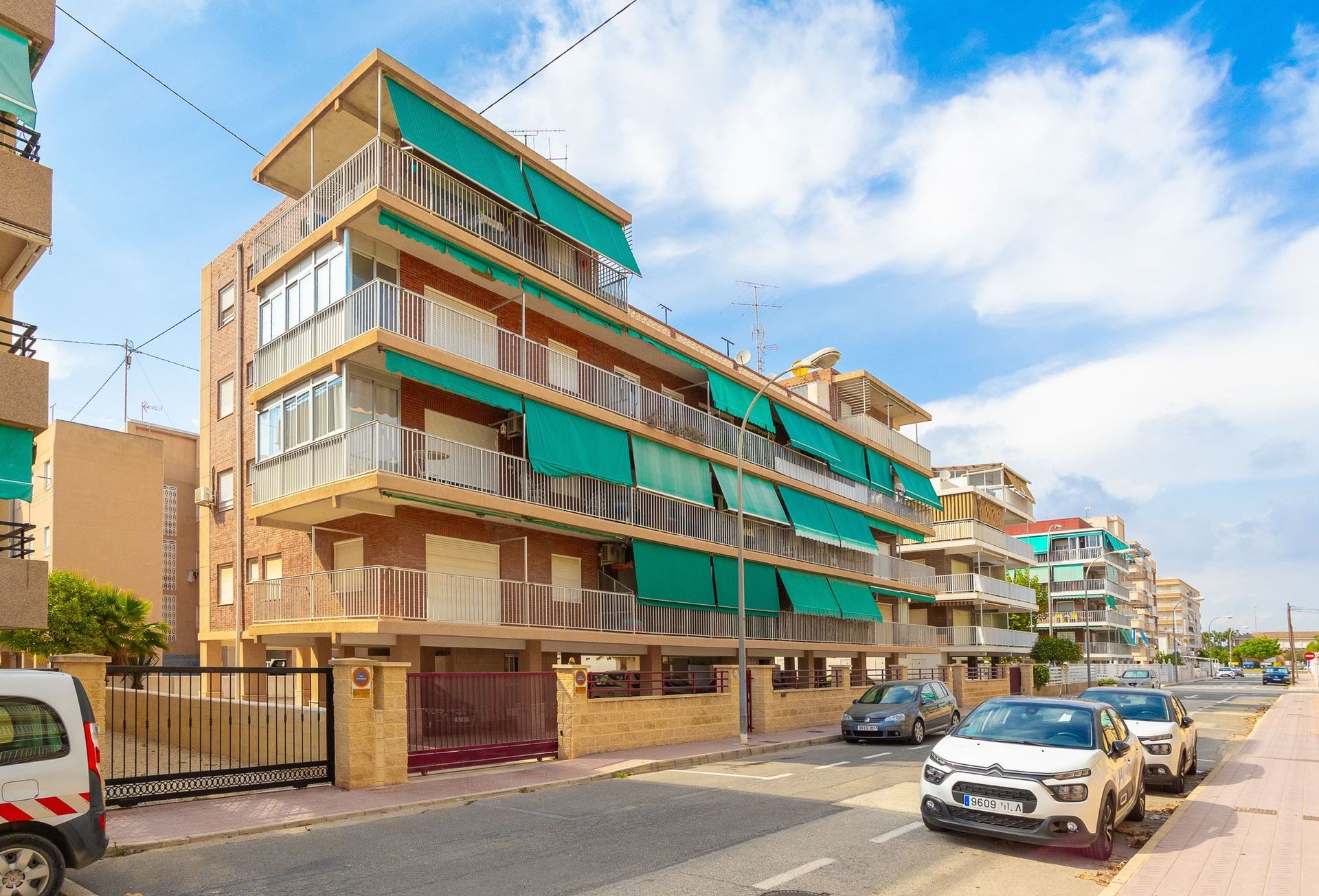 Condominium in Alicante, Valencian Community 12324080