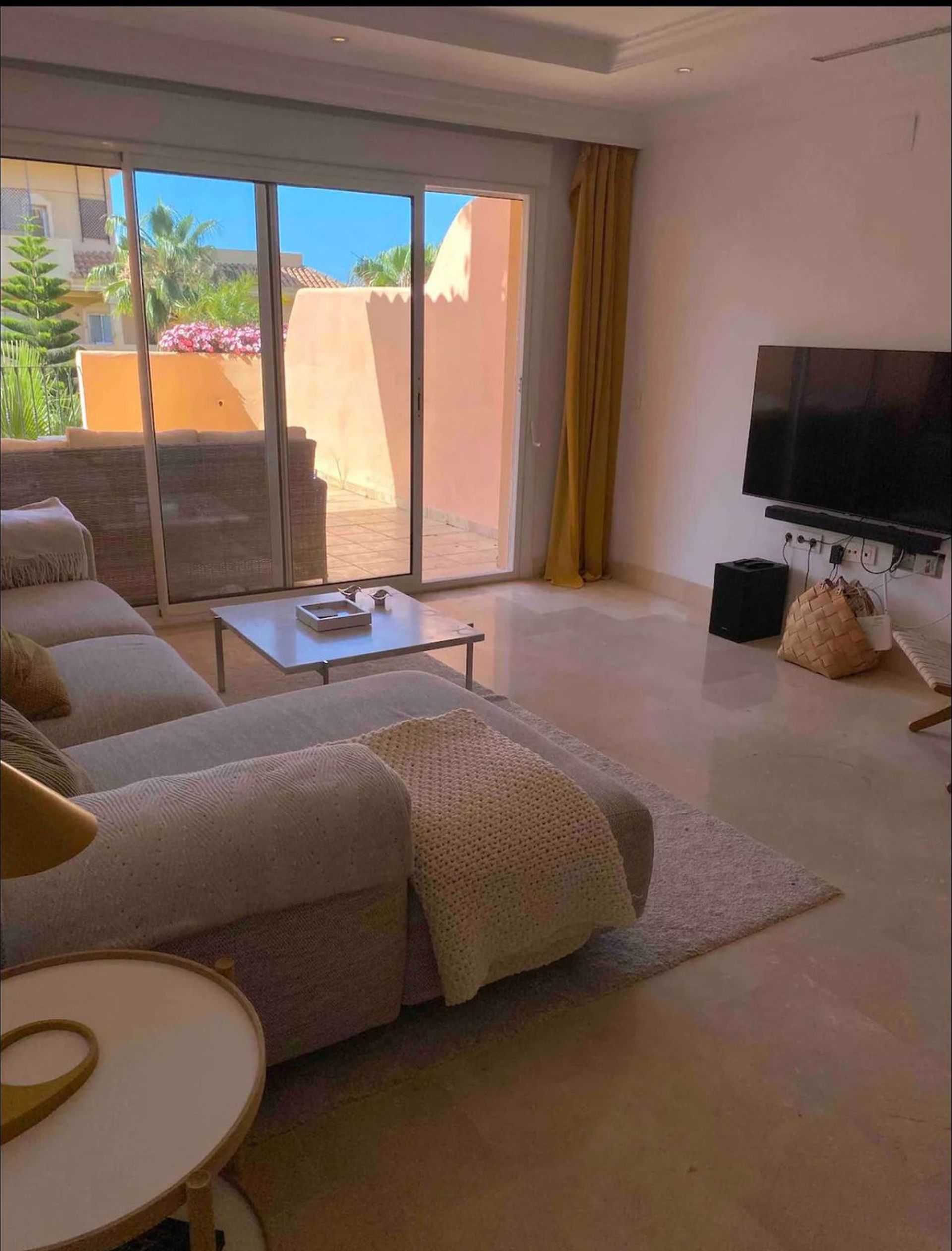 Condominium in Marbella, Andalusië 12324150