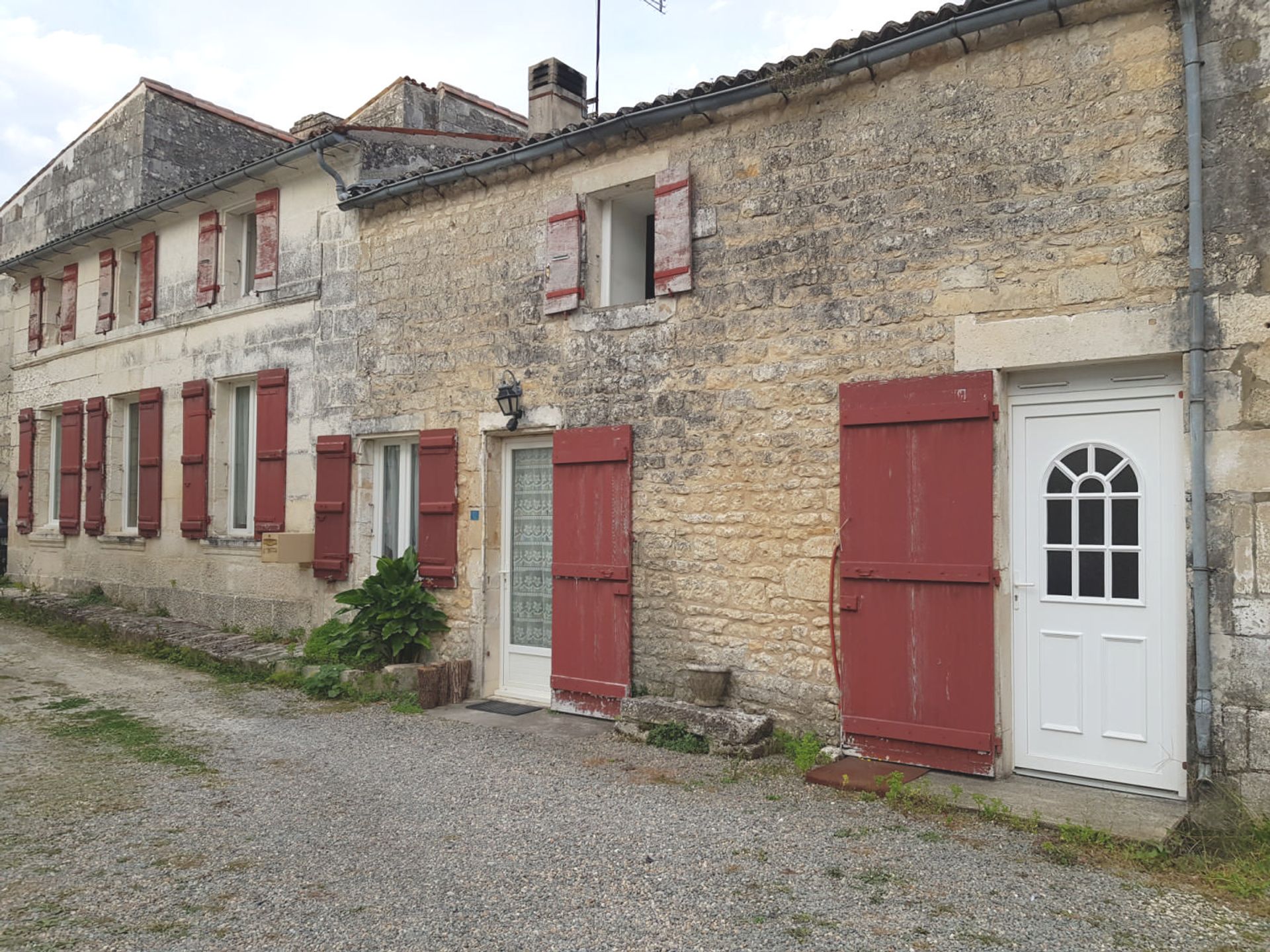 Rumah di Saint-Savinien, Nouvelle-Aquitaine 12324331