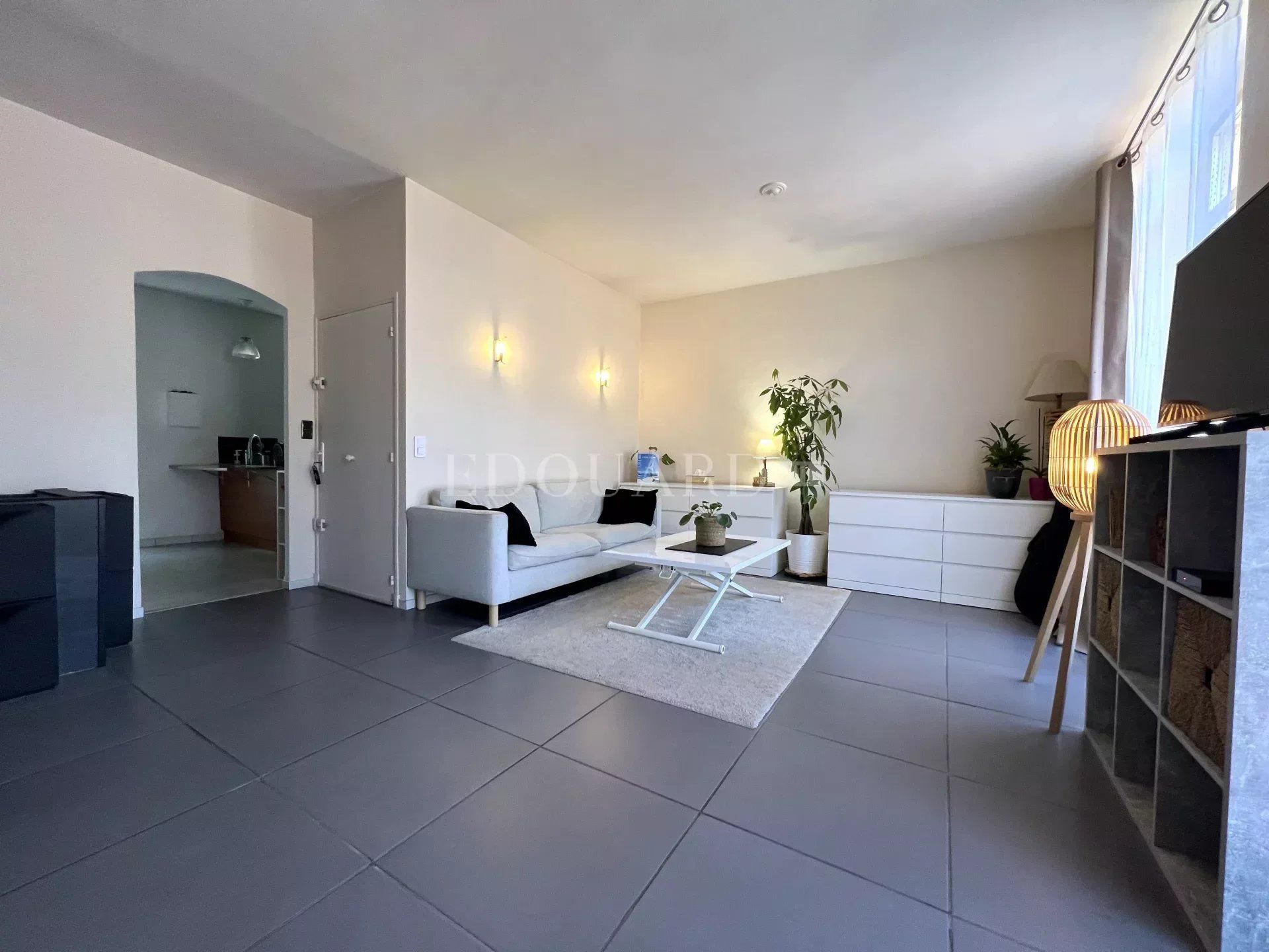 Condominium in Menton, Provence-Alpes-Cote d'Azur 12324369