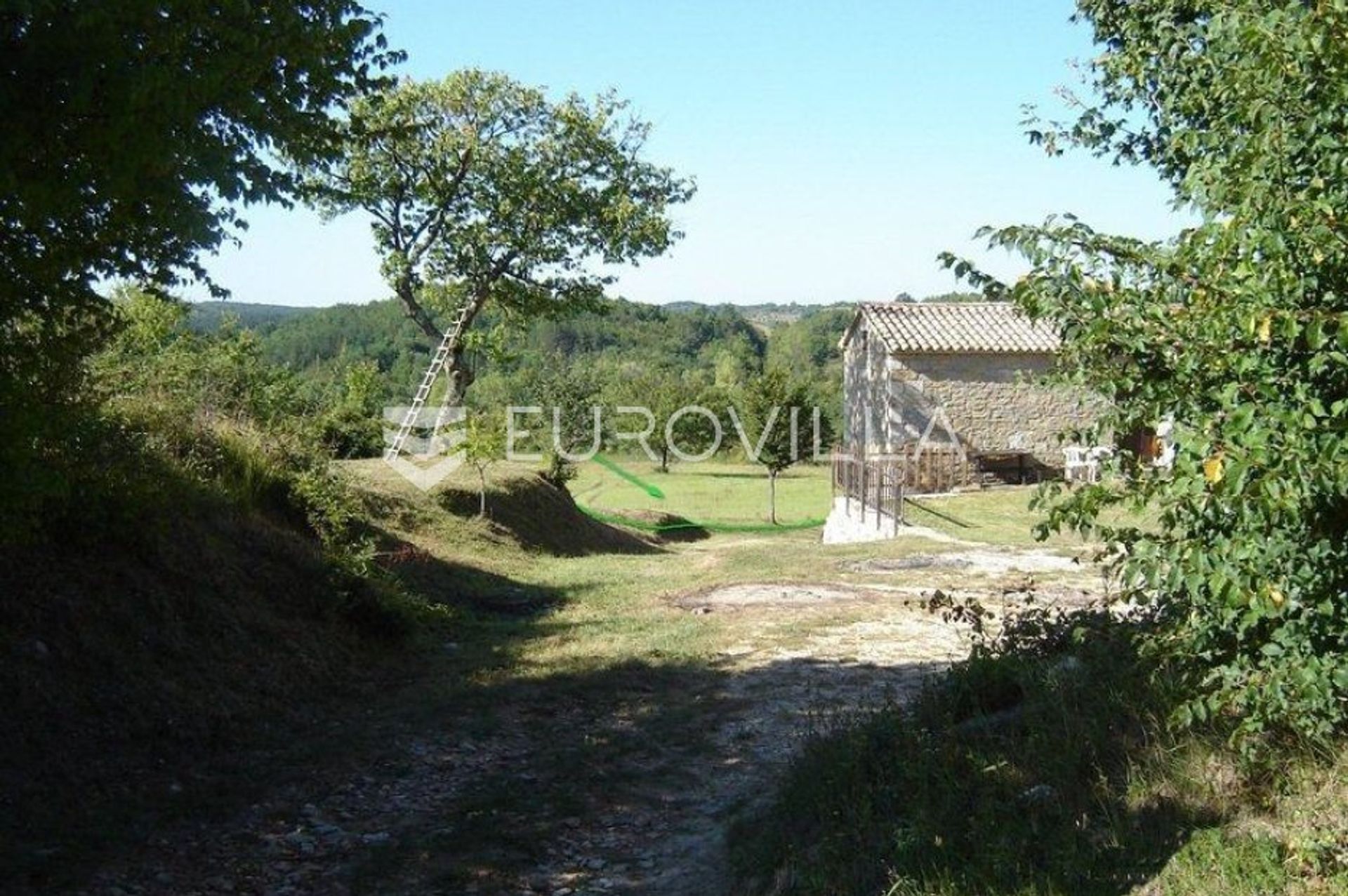 Земля в Карожба, Істарська жупанія 12325940