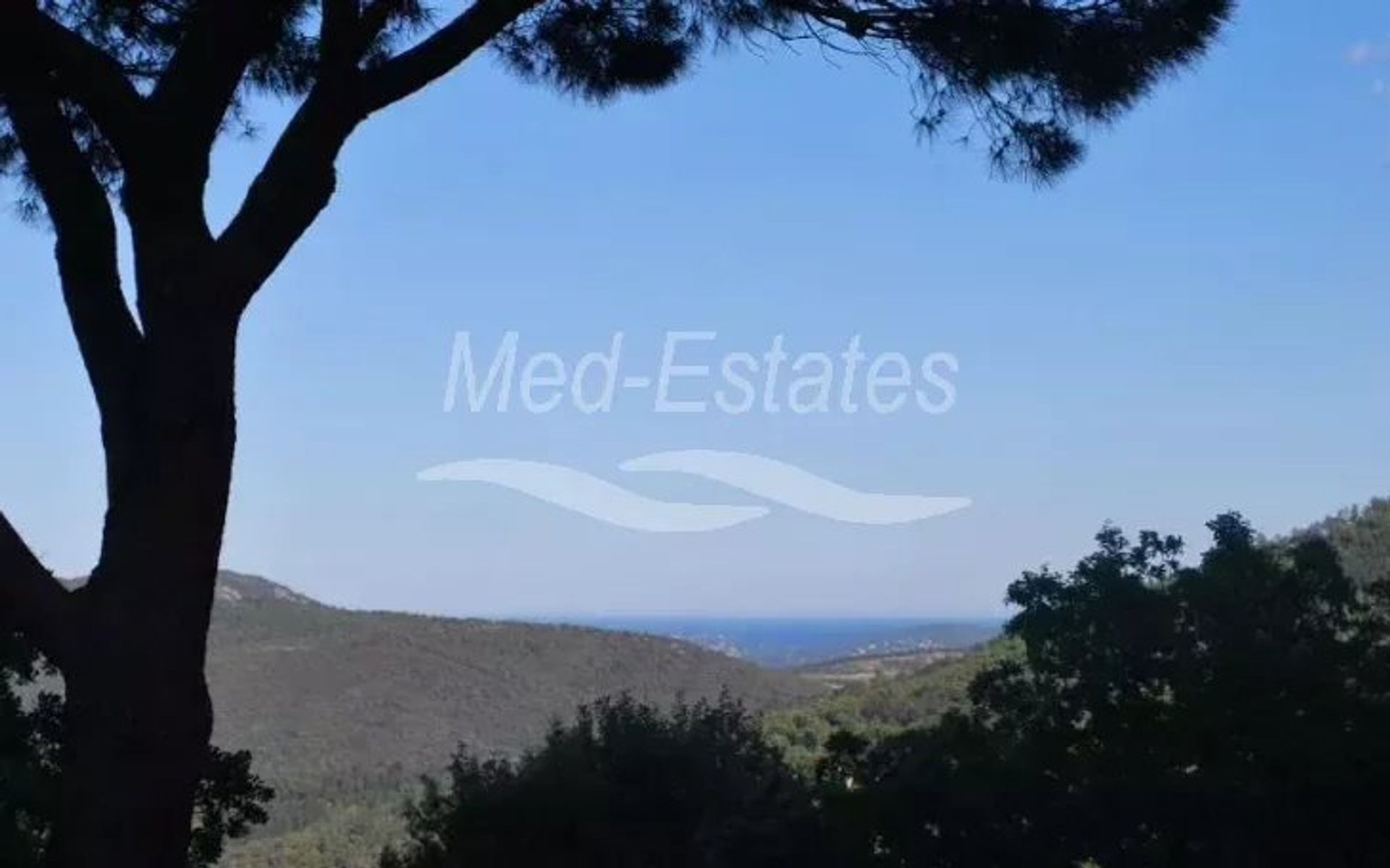 casa no La Garde-Freinet, Provence-Alpes-Côte d'Azur 12326262