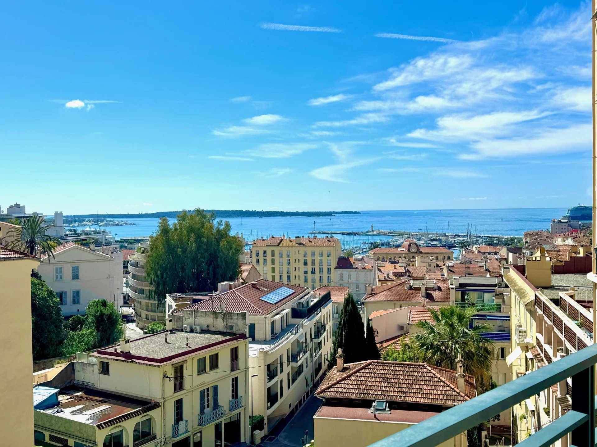 Condominium in Cannes, Alpes-Maritimes 12327191