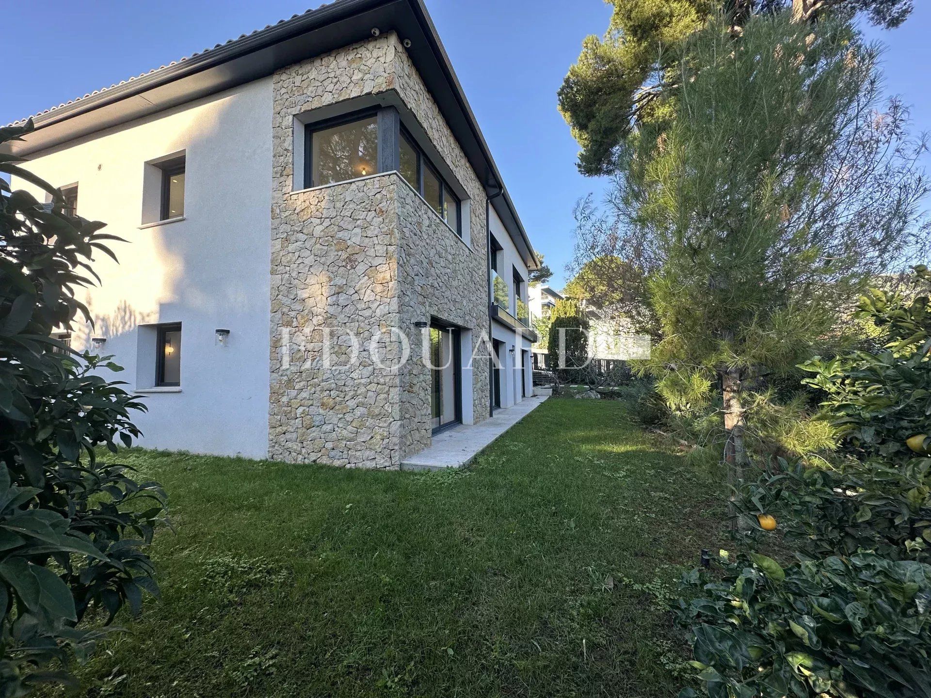 Rumah di Roquebrune-Cap-Martin, Alpes-Maritimes 12327228