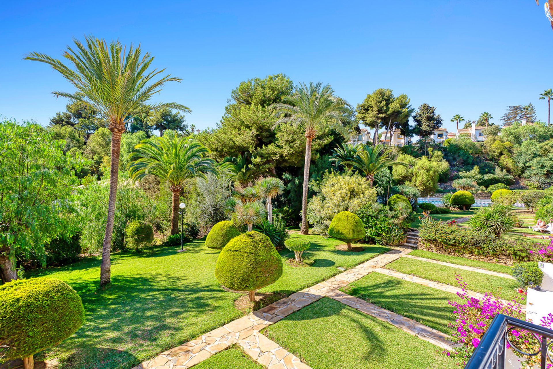 жилой дом в Sitio de Calahonda, Andalusia 12329074