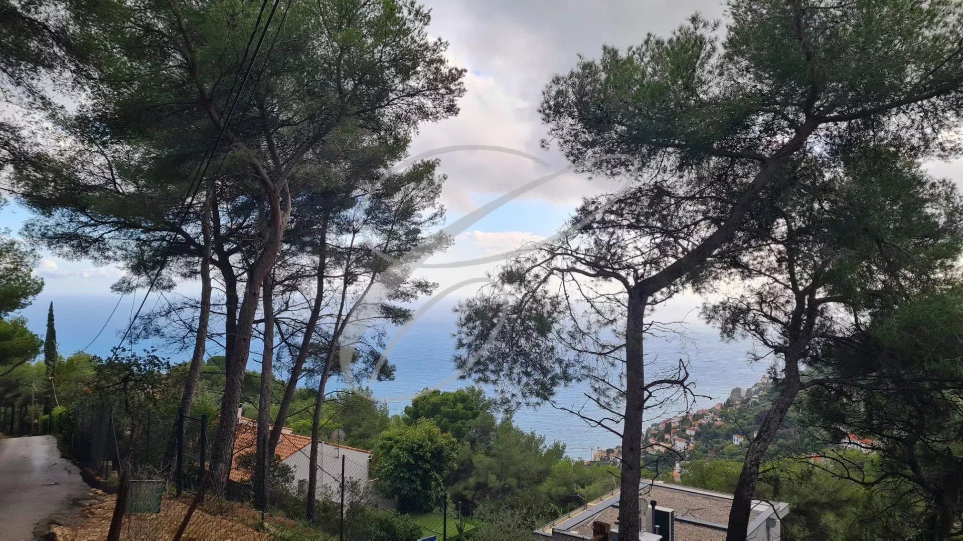 بيت في Roquebrune-Cap-Martin, Alpes-Maritimes 12329891