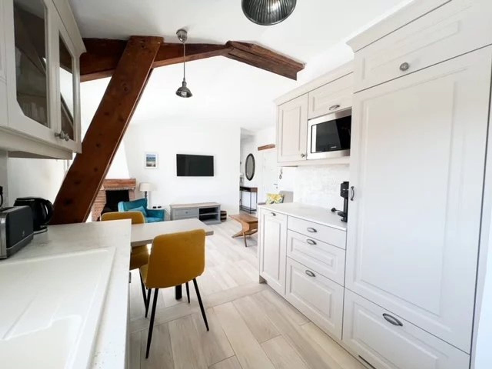 Osakehuoneisto sisään Cannes, Provence-Alpes-Cote d'Azur 12329896