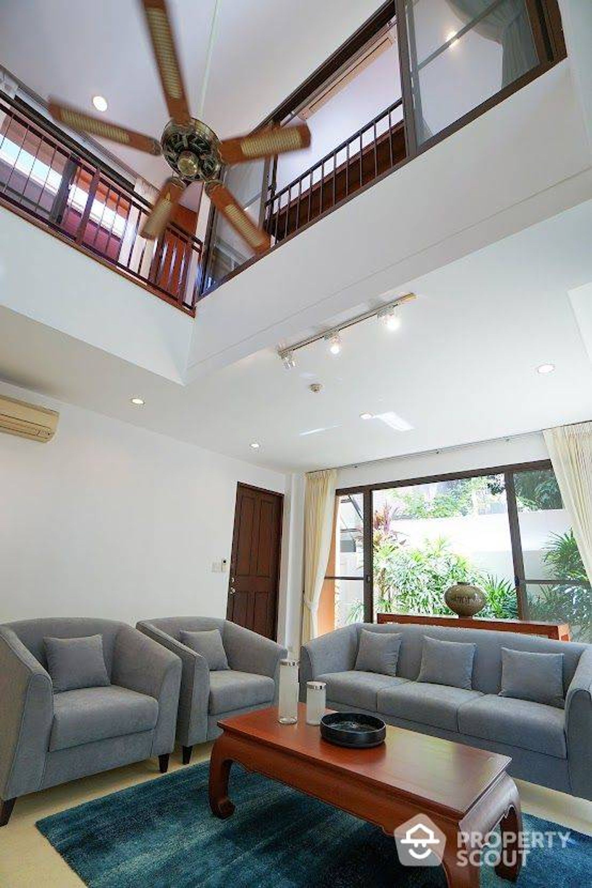 Condominium in Watthana, Krung Thep Maha Nakhon 12330933