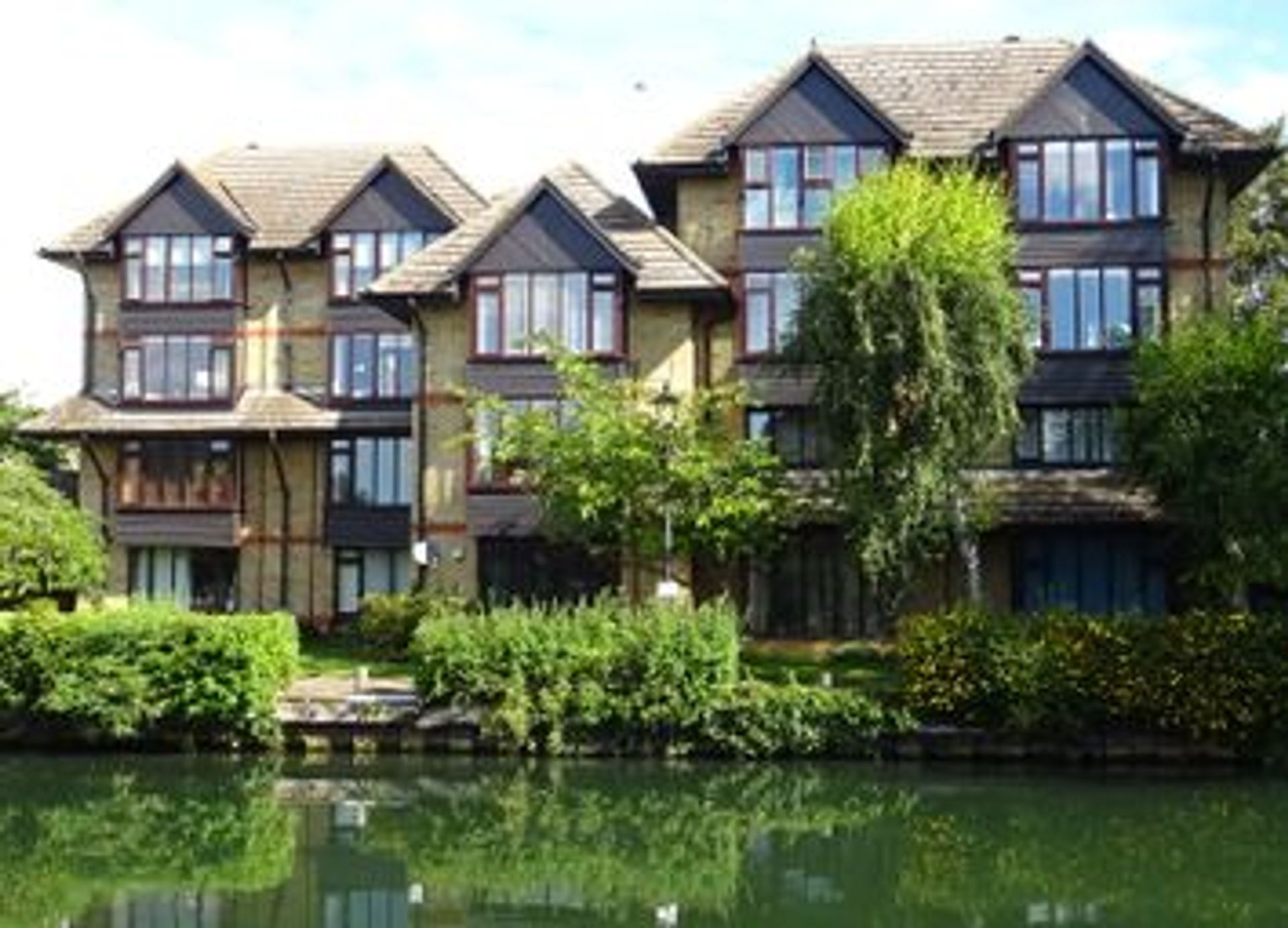 Condominio en Mercancía, Hertfordshire 12336476