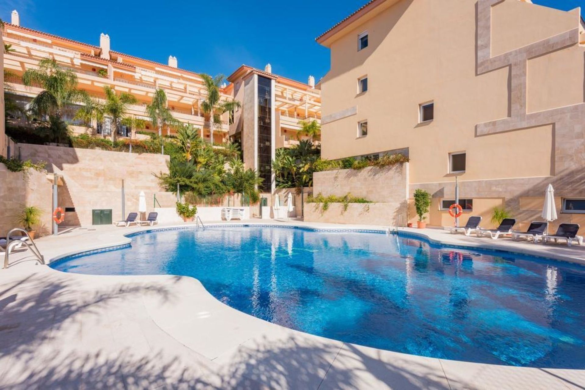 Condominium dans San Pedro de Alcántara, Andalousie 12336764