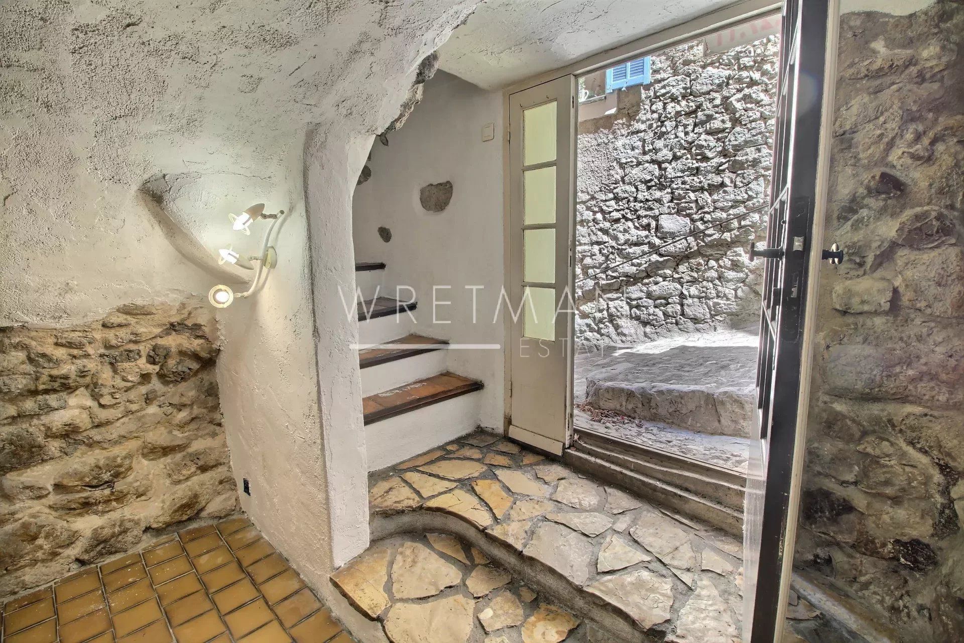 קוֹנדוֹמִינִיוֹן ב Gorbio, Provence-Alpes-Cote d'Azur 12338254