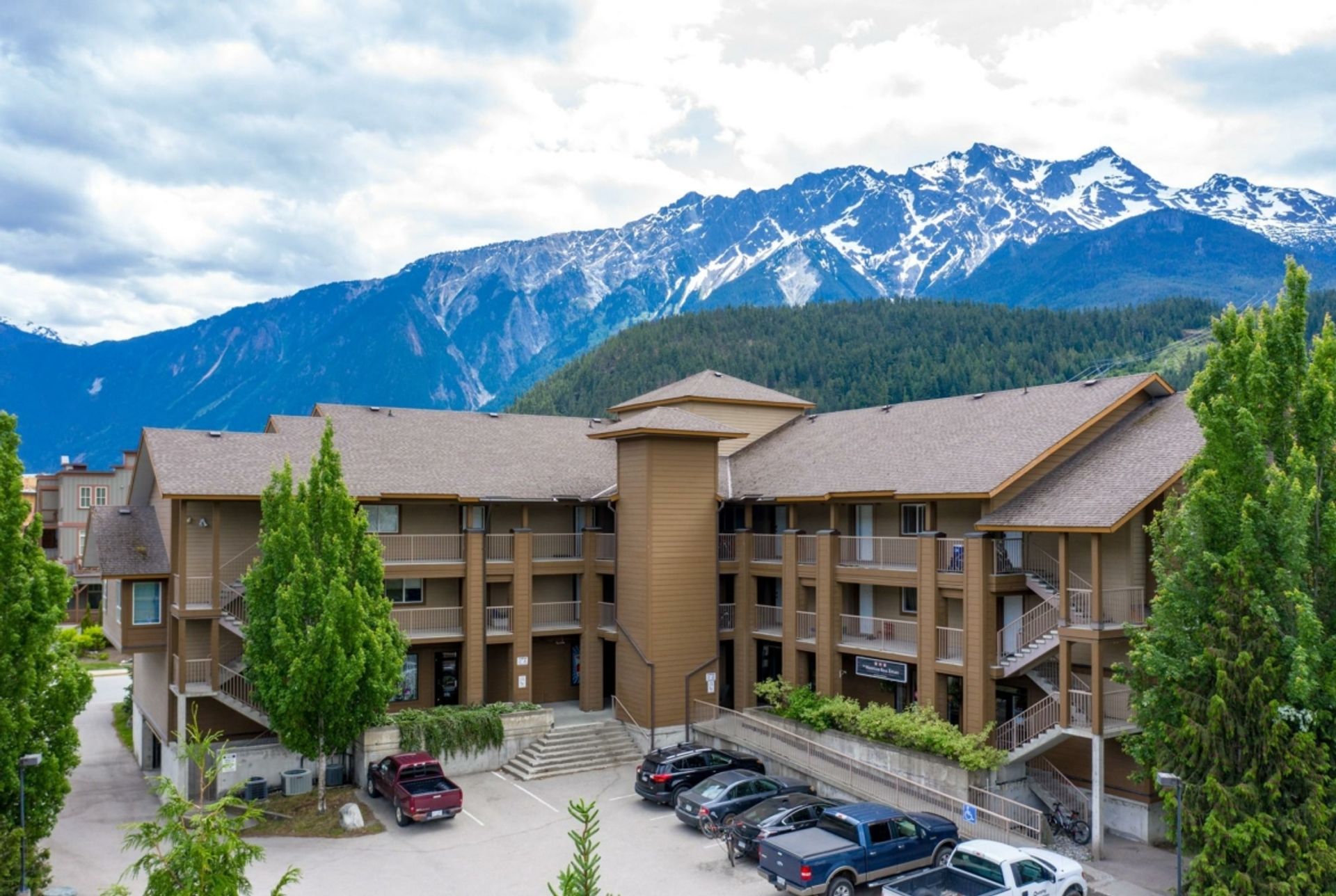 Condominium in Pemberton, British Columbia 12339735