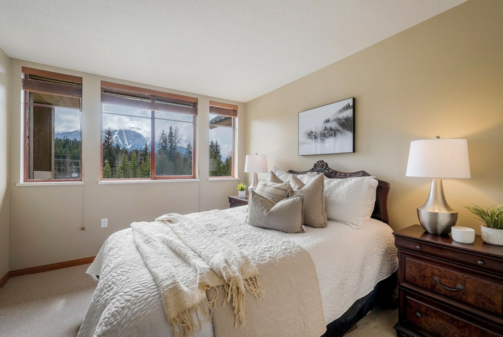 सम्मिलित में Whistler, British Columbia 12339739