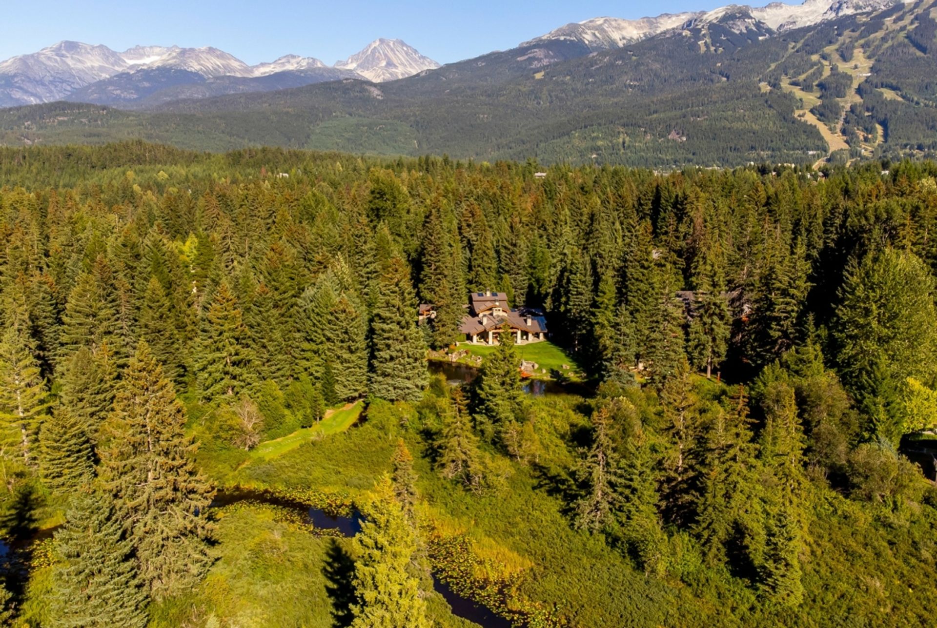 жилой дом в Whistler, British Columbia 12339755