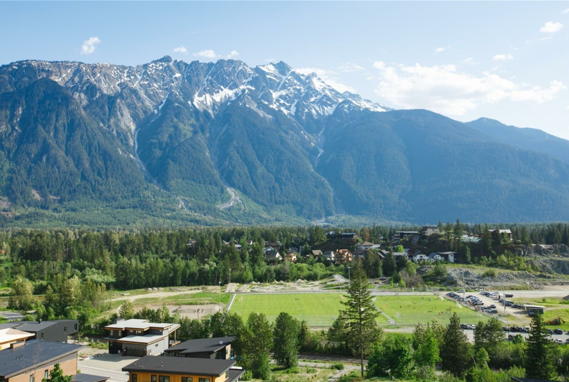 בַּיִת ב Pemberton, British Columbia 12339759