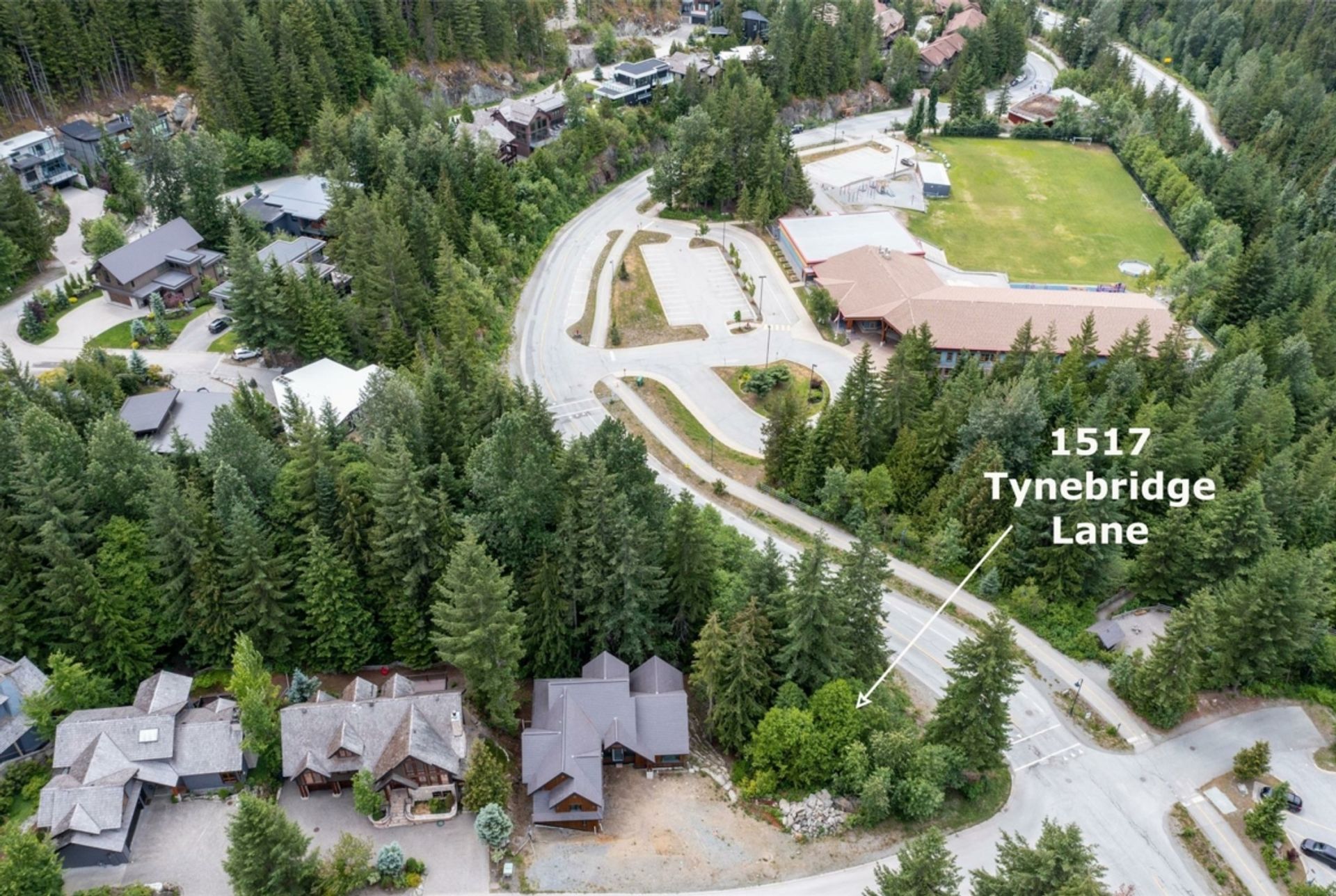 Land im Whistler, Britisch-Kolumbien 12339801