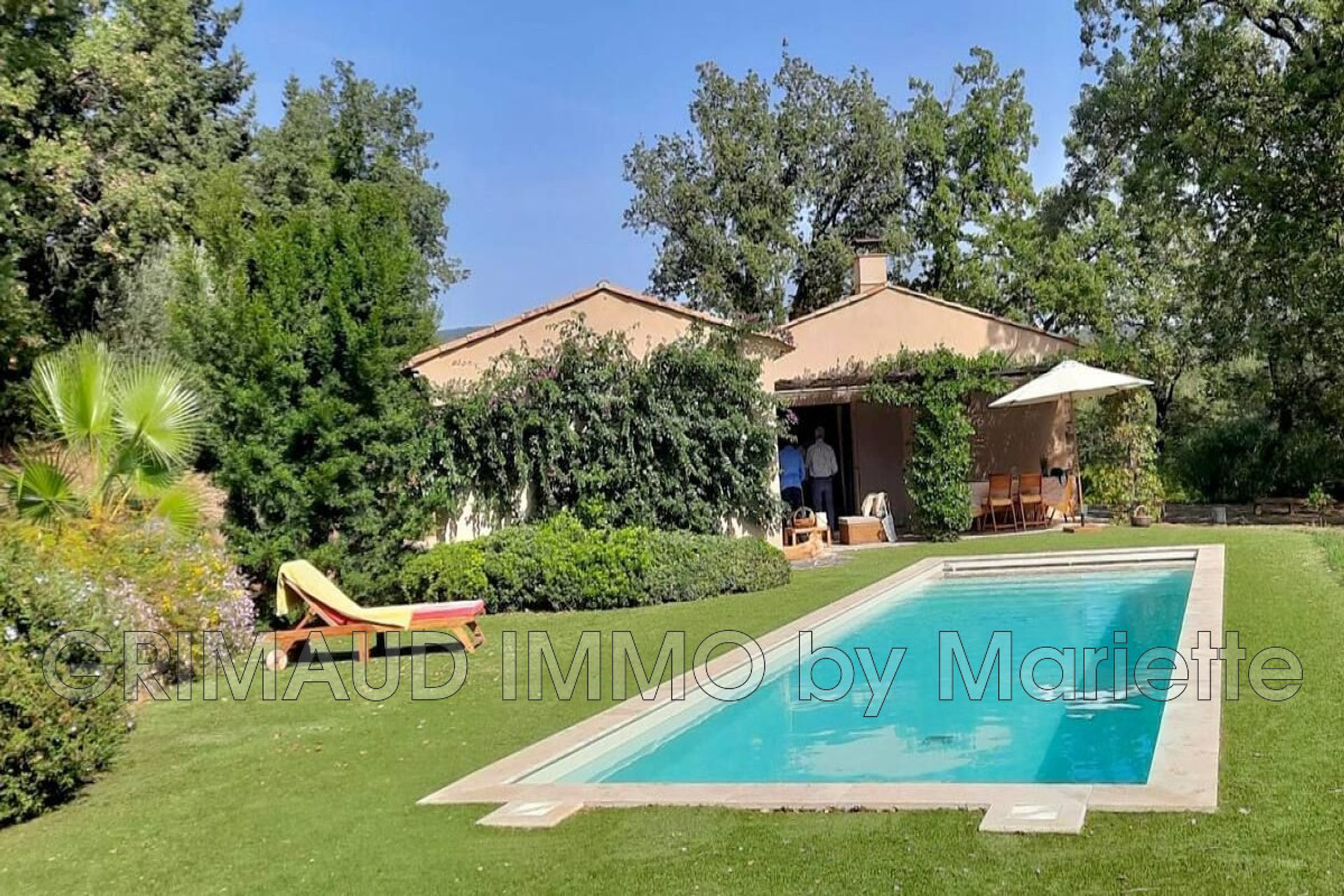 Huis in La Garde-Freinet, Provence-Alpes-Côte d'Azur 12341572