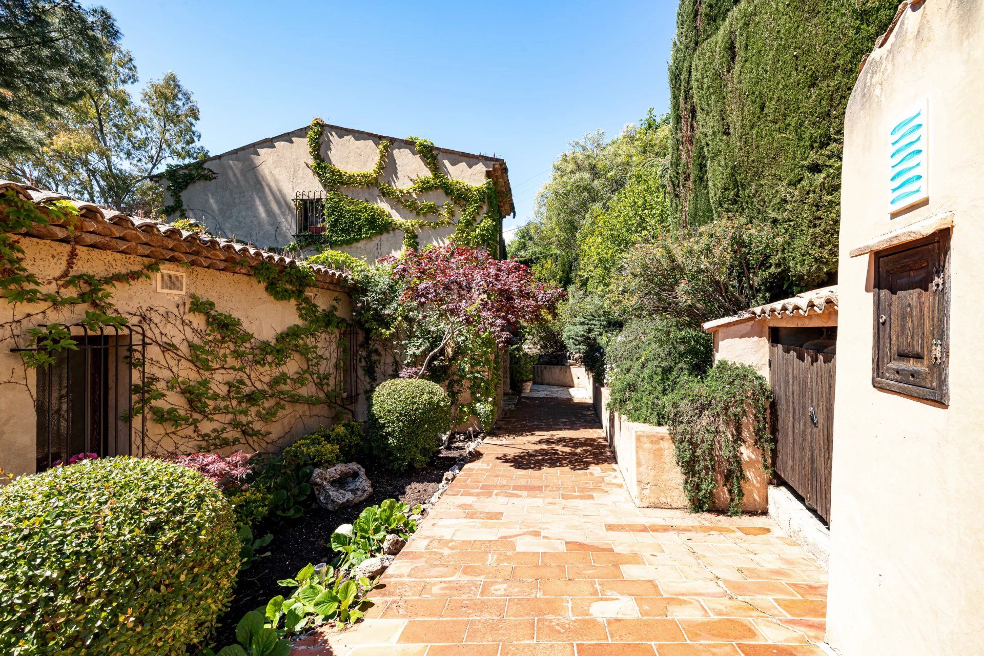 Andere im Vence, Provence-Alpes-Côte d'Azur 12342436