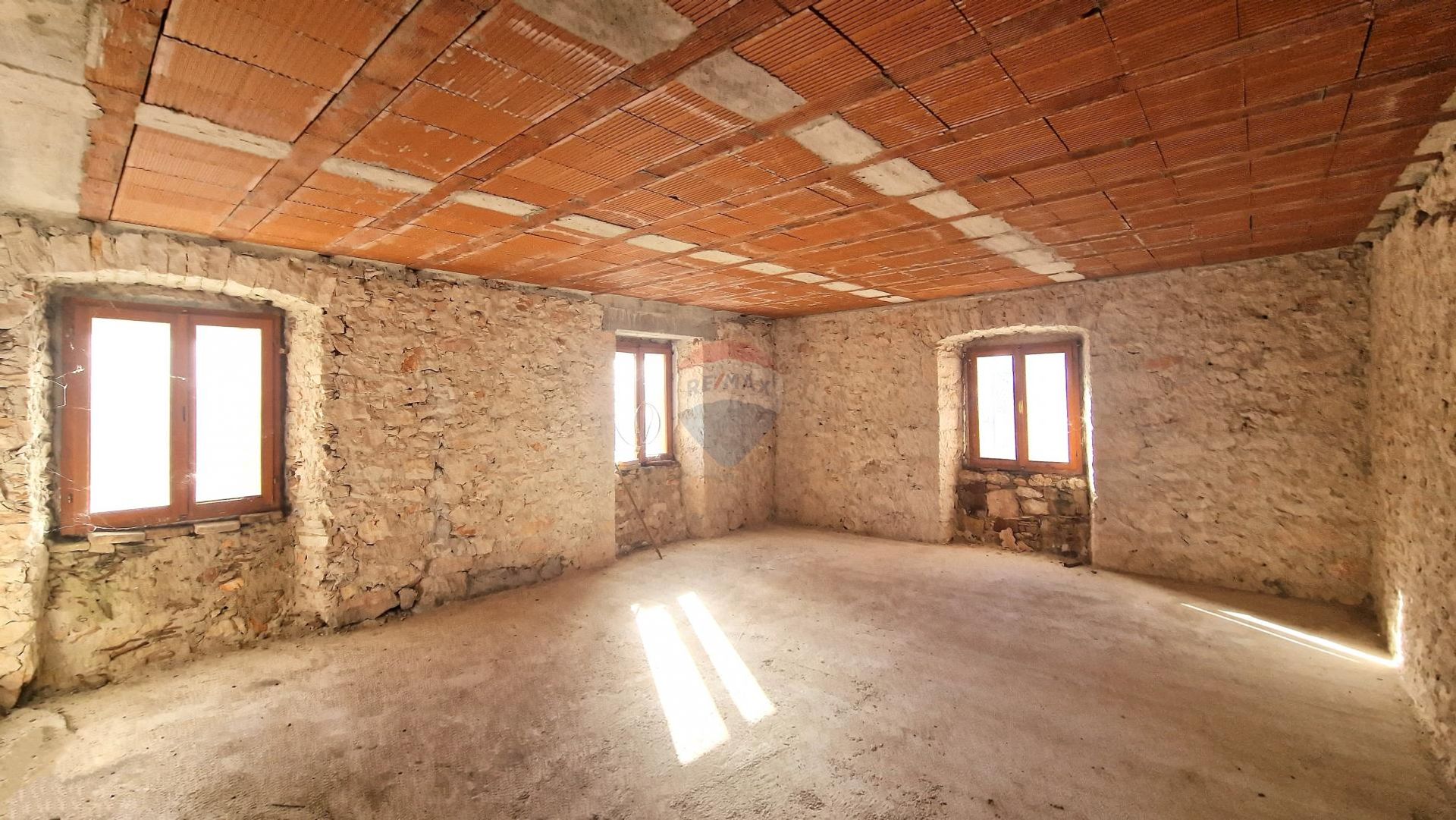 Hus i Brtonigla, Istarska županija 12342805