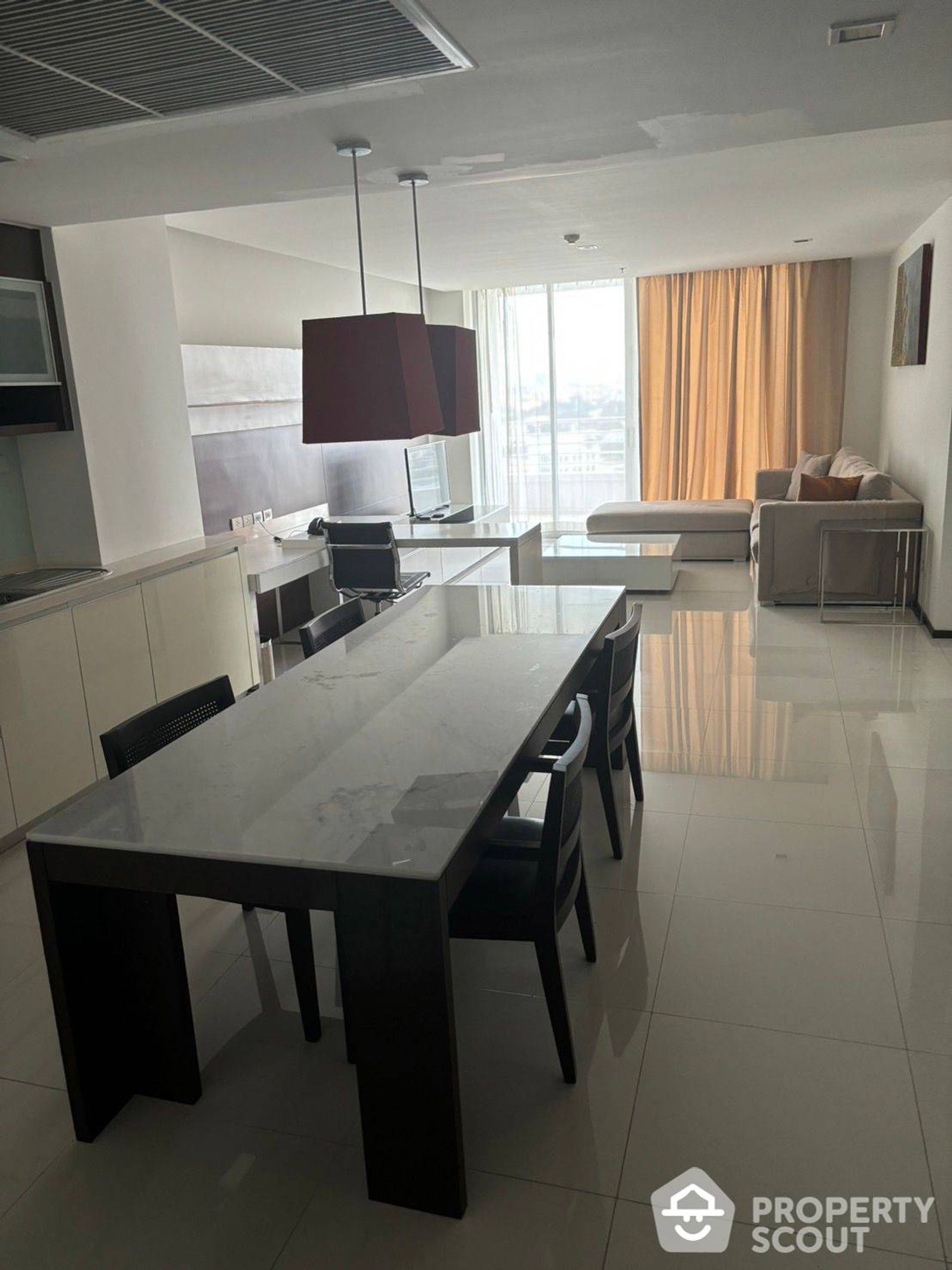 Condominium in Sathon, Krung Thep Maha Nakhon 12343946