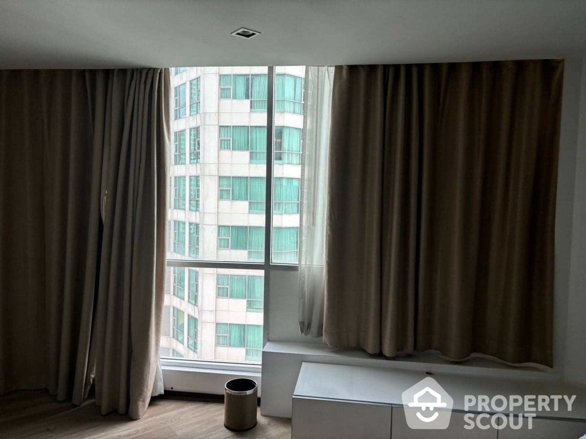 Condominium in Sathon, Krung Thep Maha Nakhon 12343946