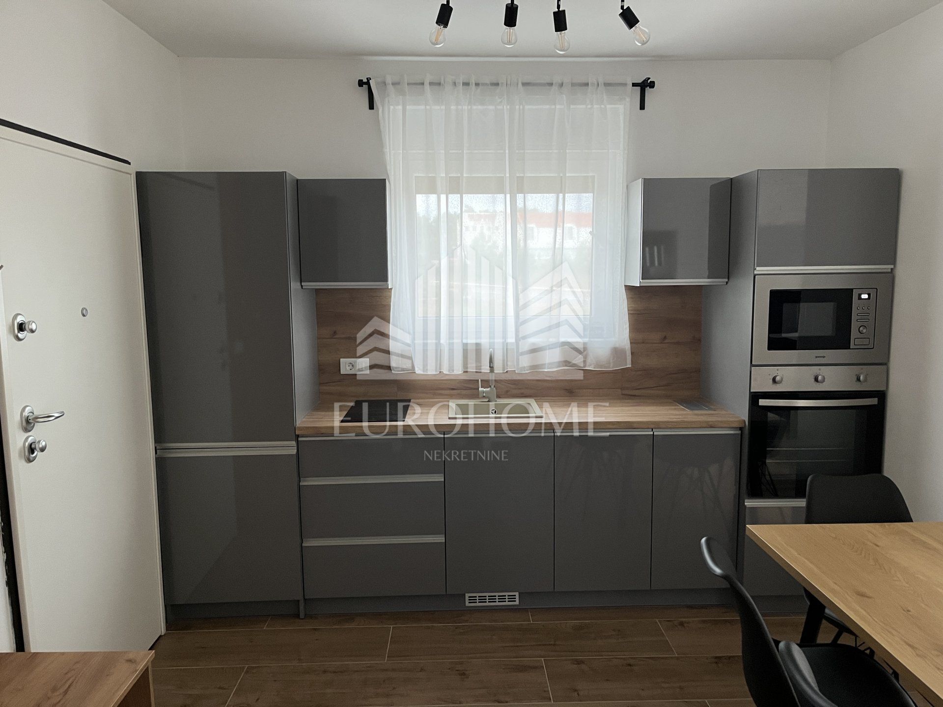 Condominio en Nin, Zadar County 12343963