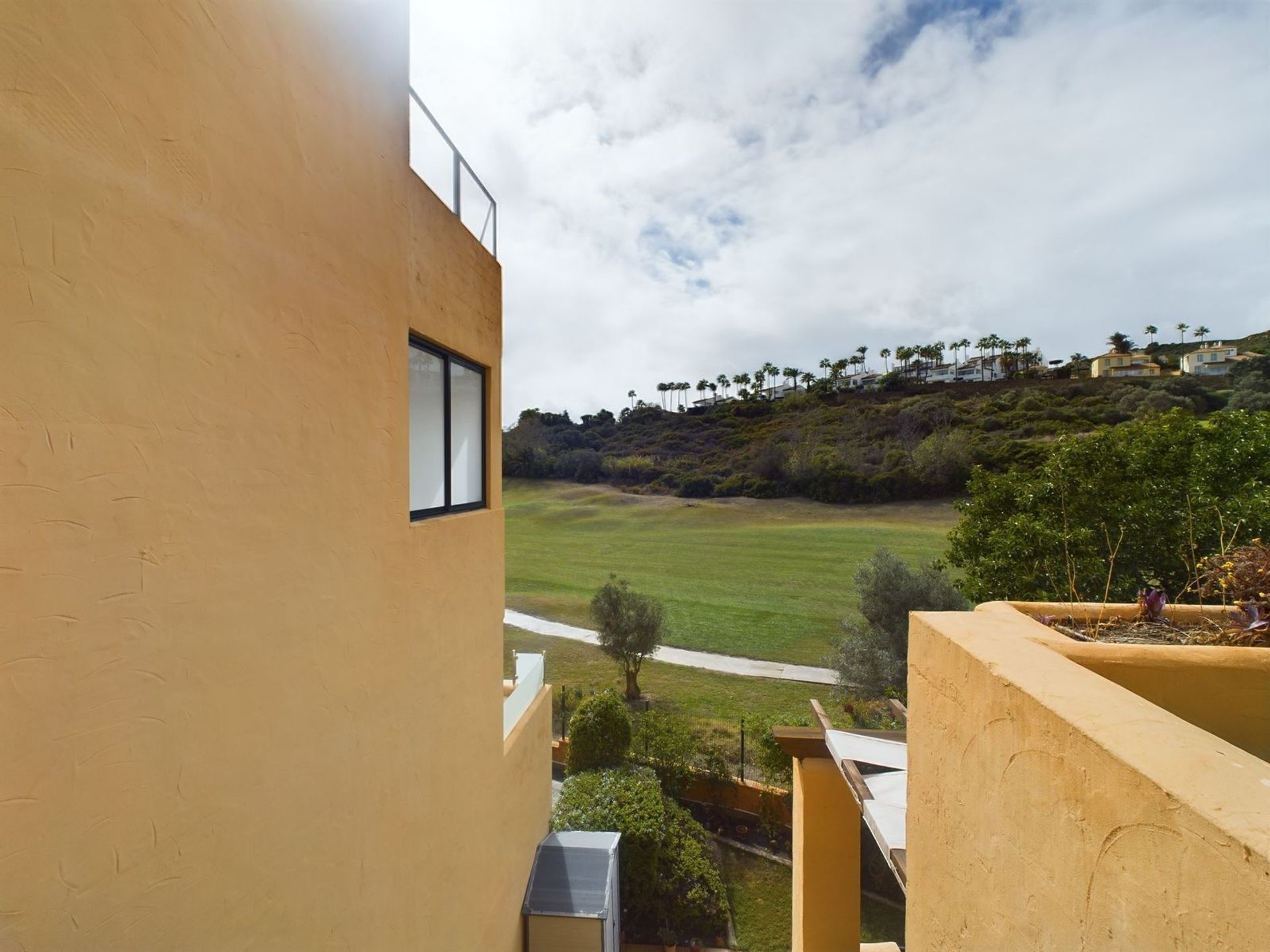 casa no Puerto de la Duquesa, Andalusia 12345518